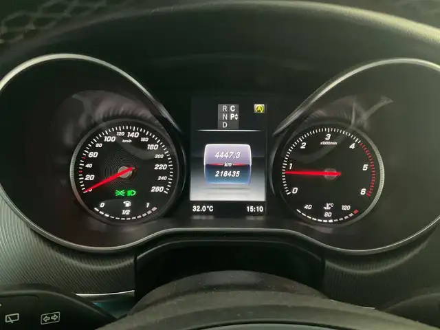 Mercedes-Benz V-Class view 6