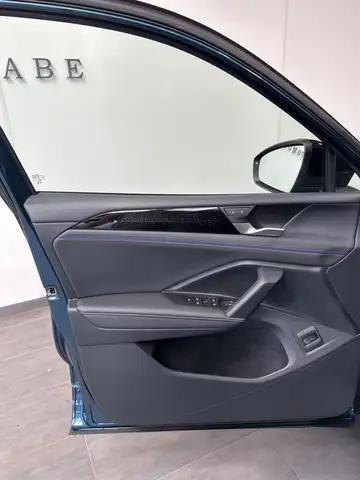 Volkswagen Tiguan view 9