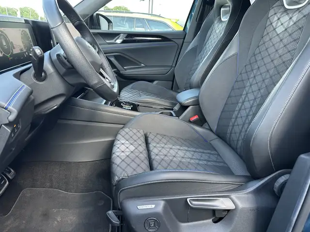 Volkswagen Tiguan view 12