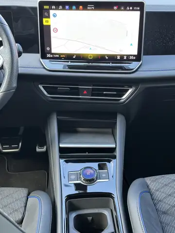 Volkswagen Tiguan view 15