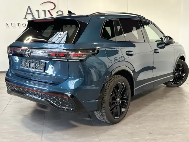 Volkswagen Tiguan view 4