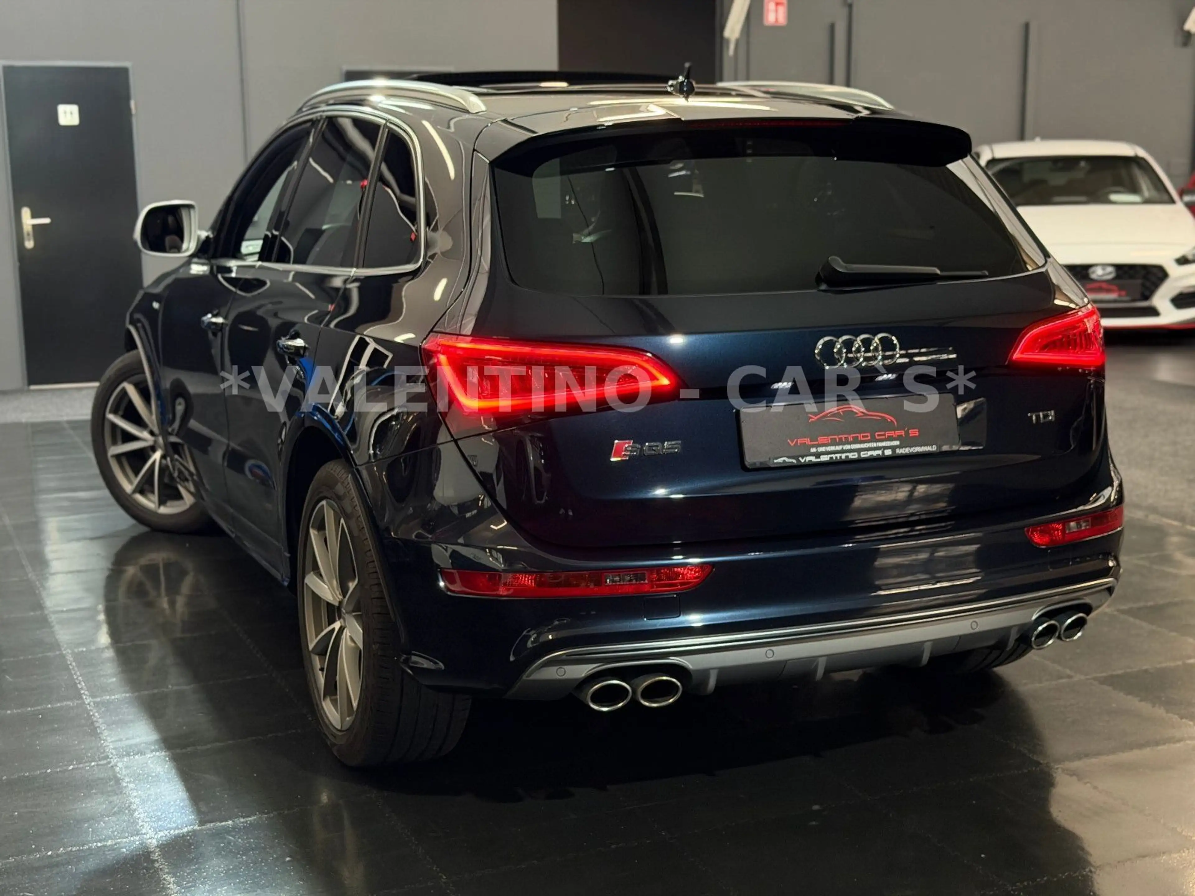 Audi SQ5 3.0 TDI quattro S-Tron/Kam/Pano/AHK/B&O/Temp — photo 12