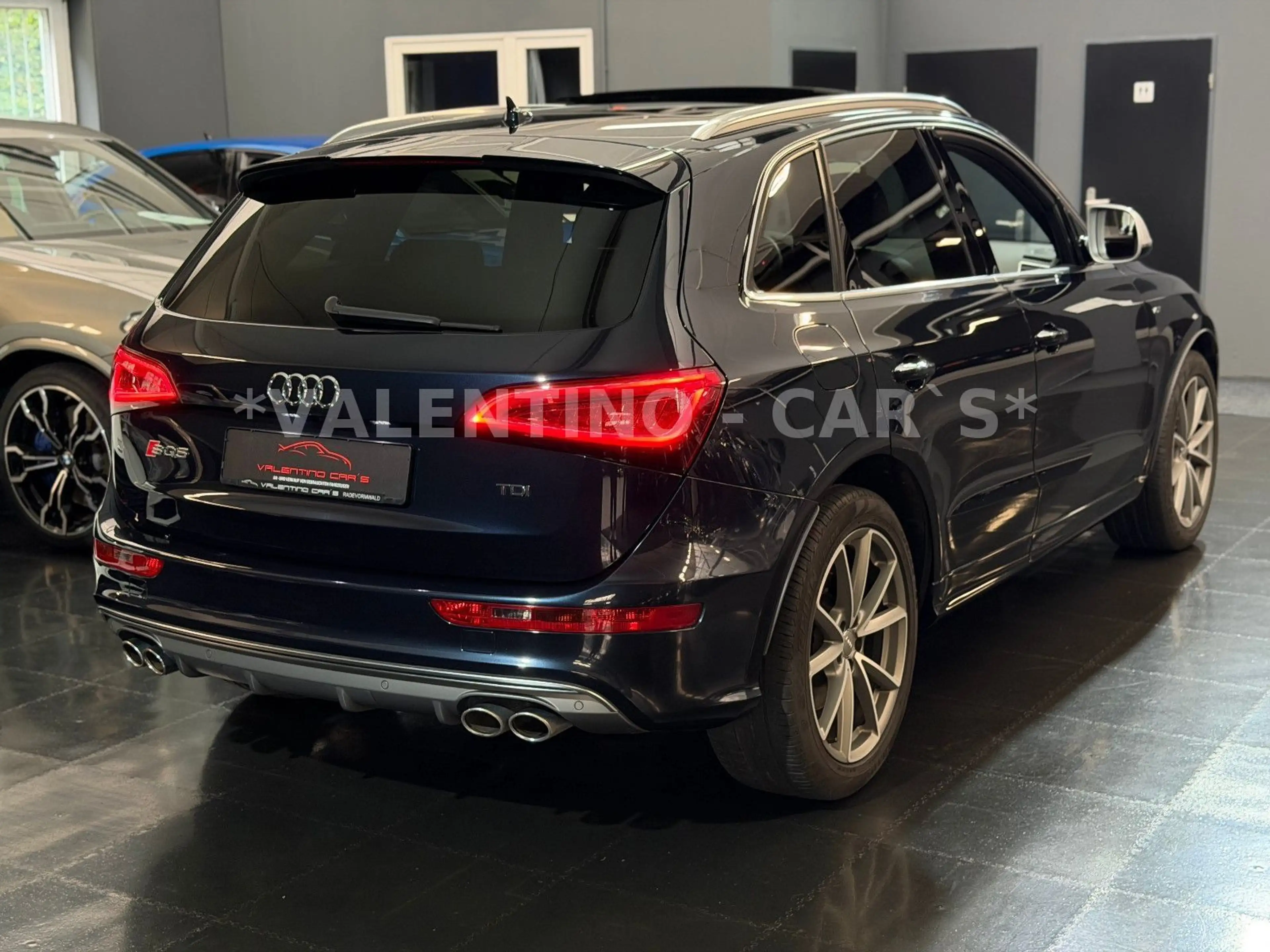 Audi SQ5 3.0 TDI quattro S-Tron/Kam/Pano/AHK/B&O/Temp — photo 6
