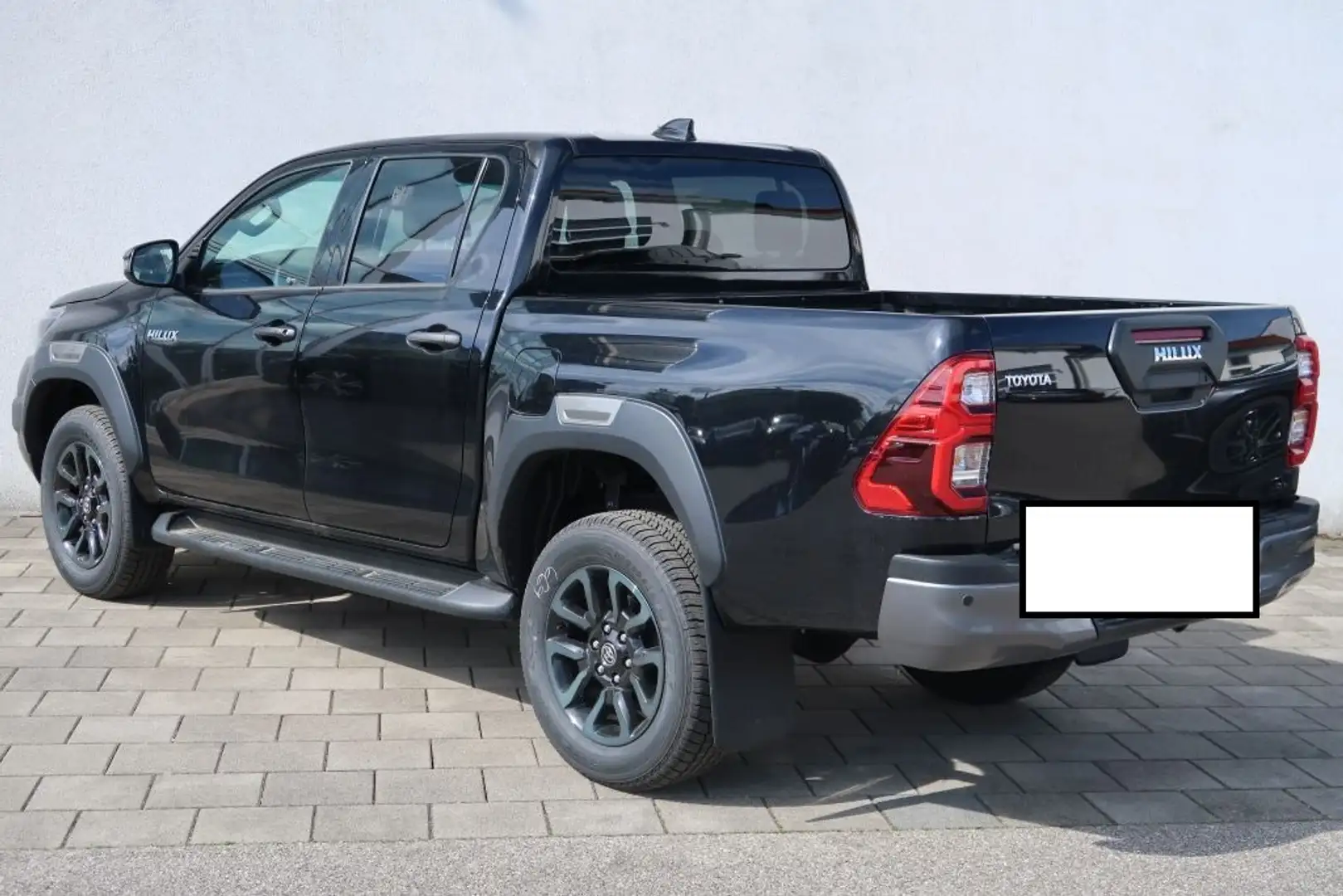 Toyota Hilux INVINCIBLE 2.8L / 204CH Noir - 2