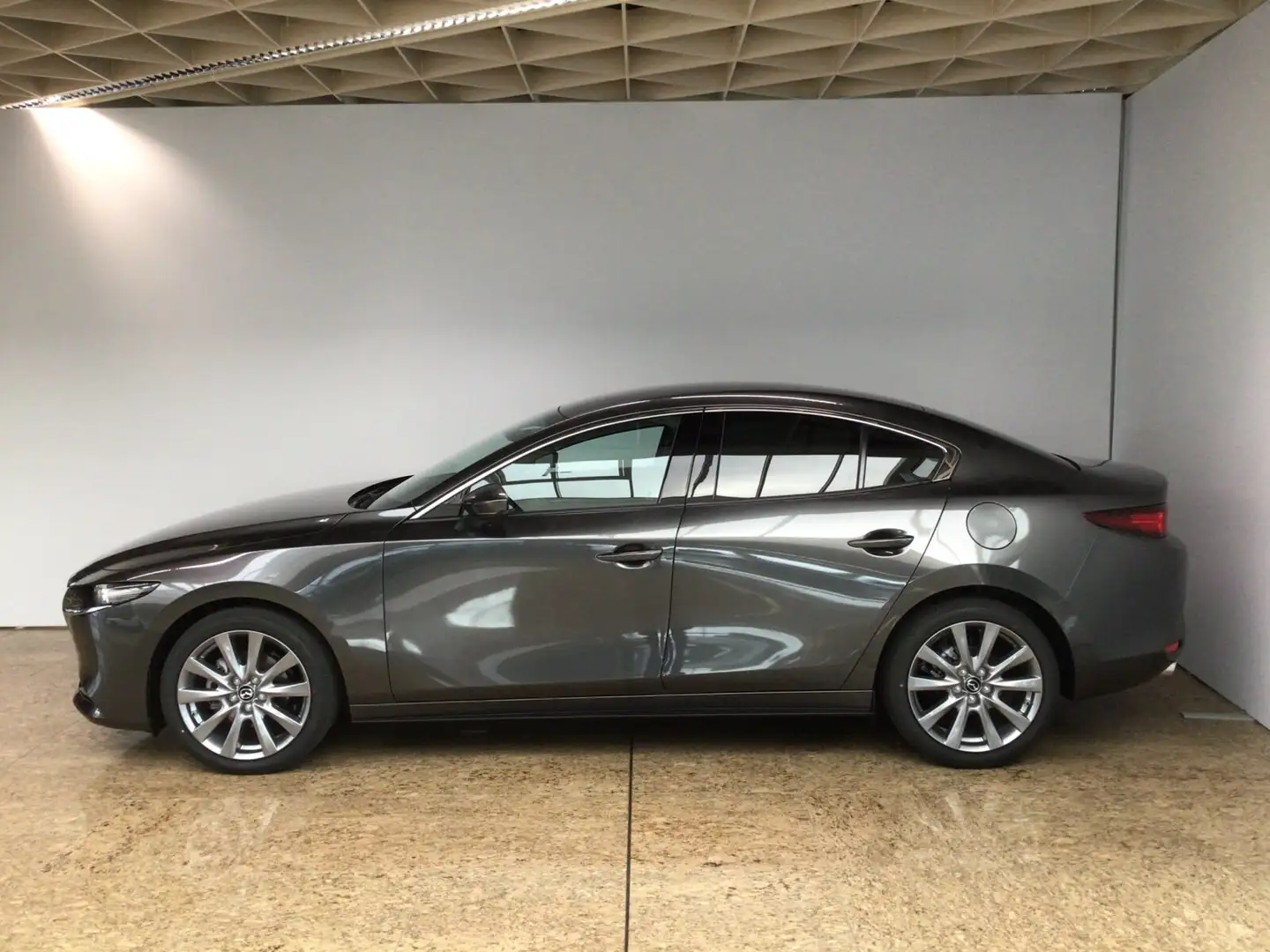 Mazda 3 3 2,5-Liter e-Skyactiv G 140 Exclusive-Line (EURO Grau - 2