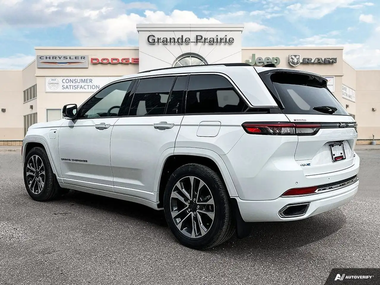 Jeep Grand Cherokee снимка Jeep Grand Cherokee