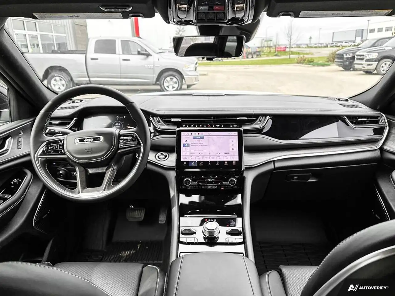 Jeep Grand Cherokee снимка Jeep Grand Cherokee
