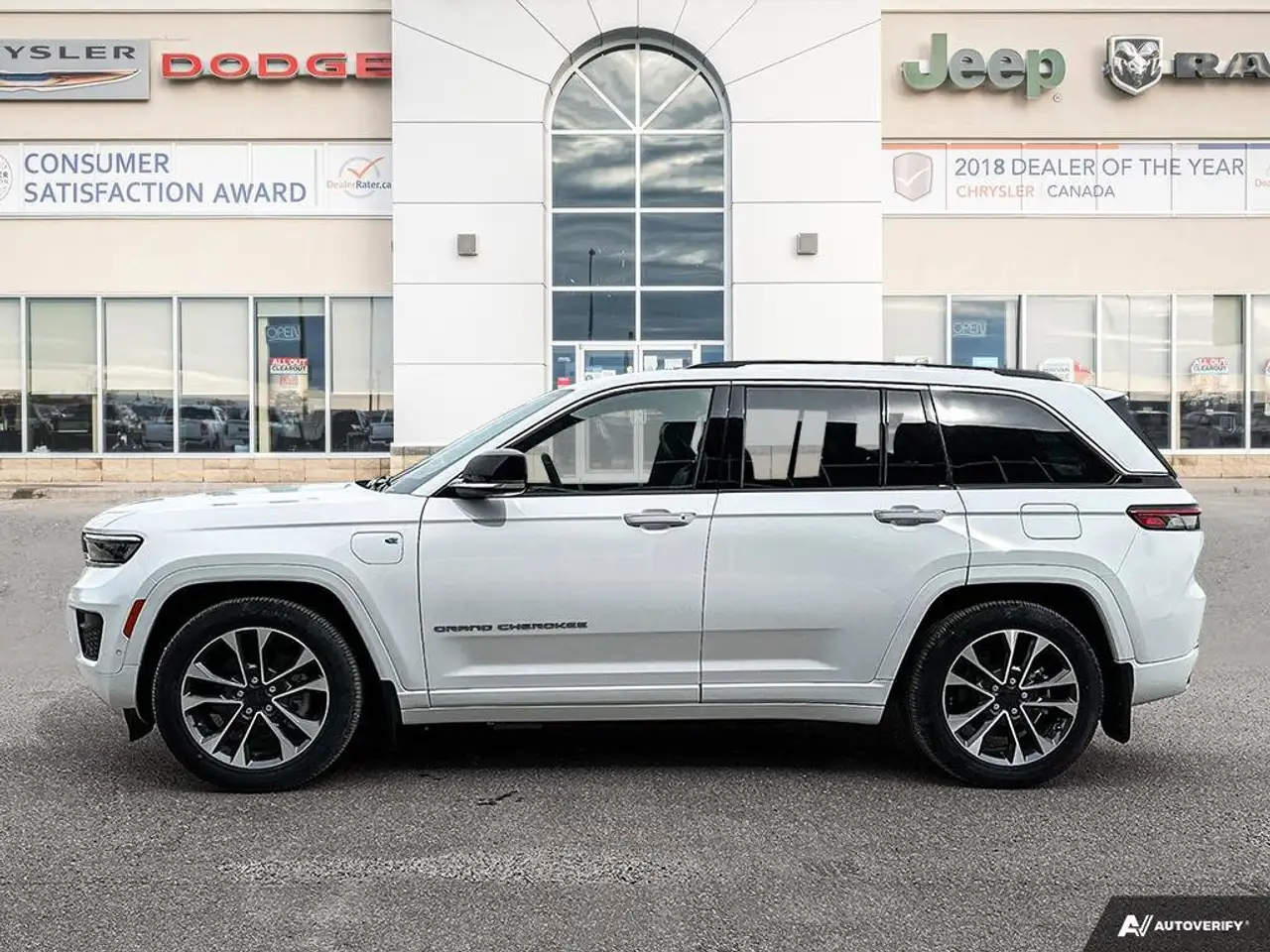 Jeep Grand Cherokee снимка Jeep Grand Cherokee