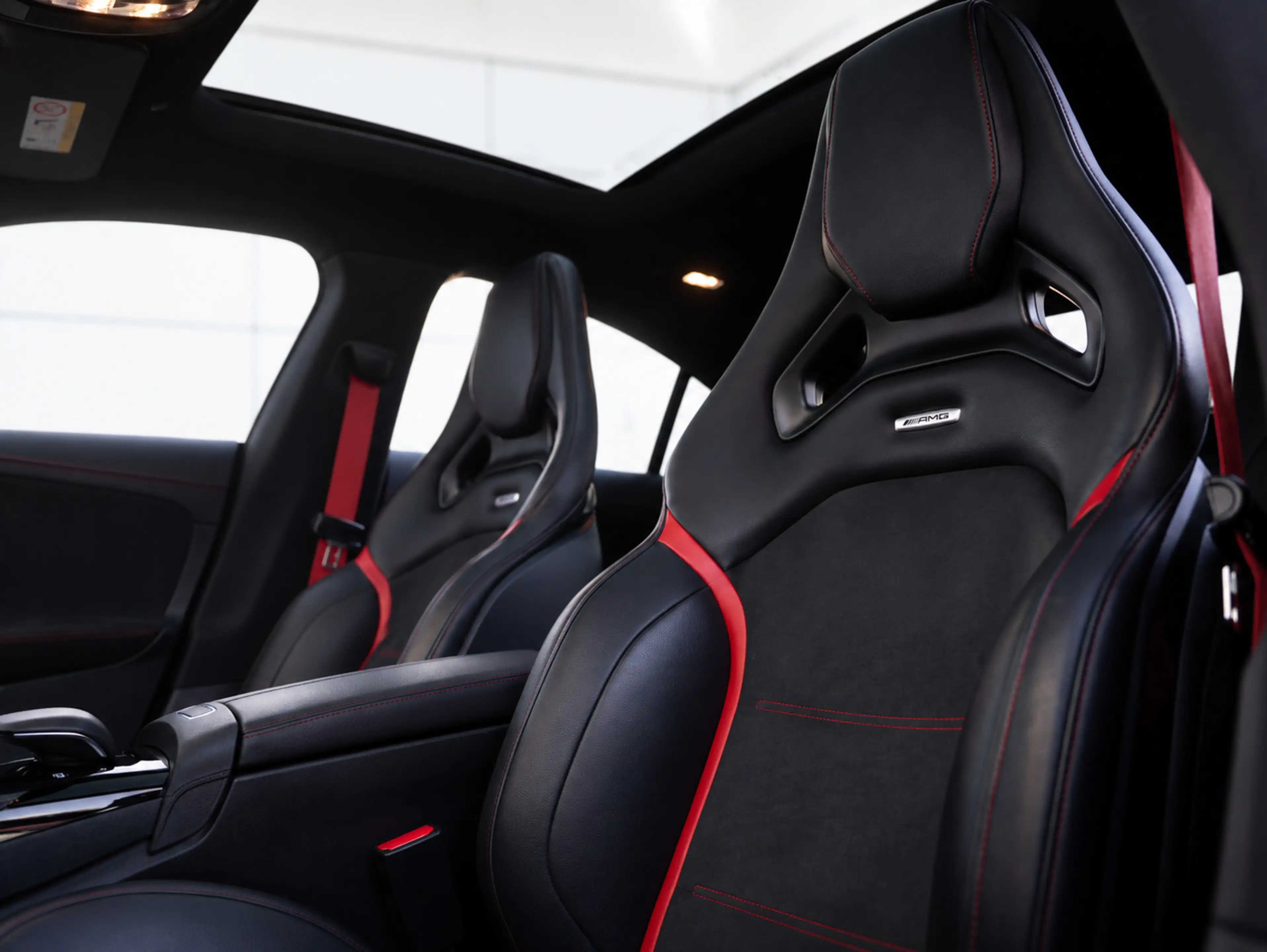 Mercedes-Benz CLA 35 AMG 4MATIC Pano/Schaal/Perf stuur/Memory/Burmester — photo 4