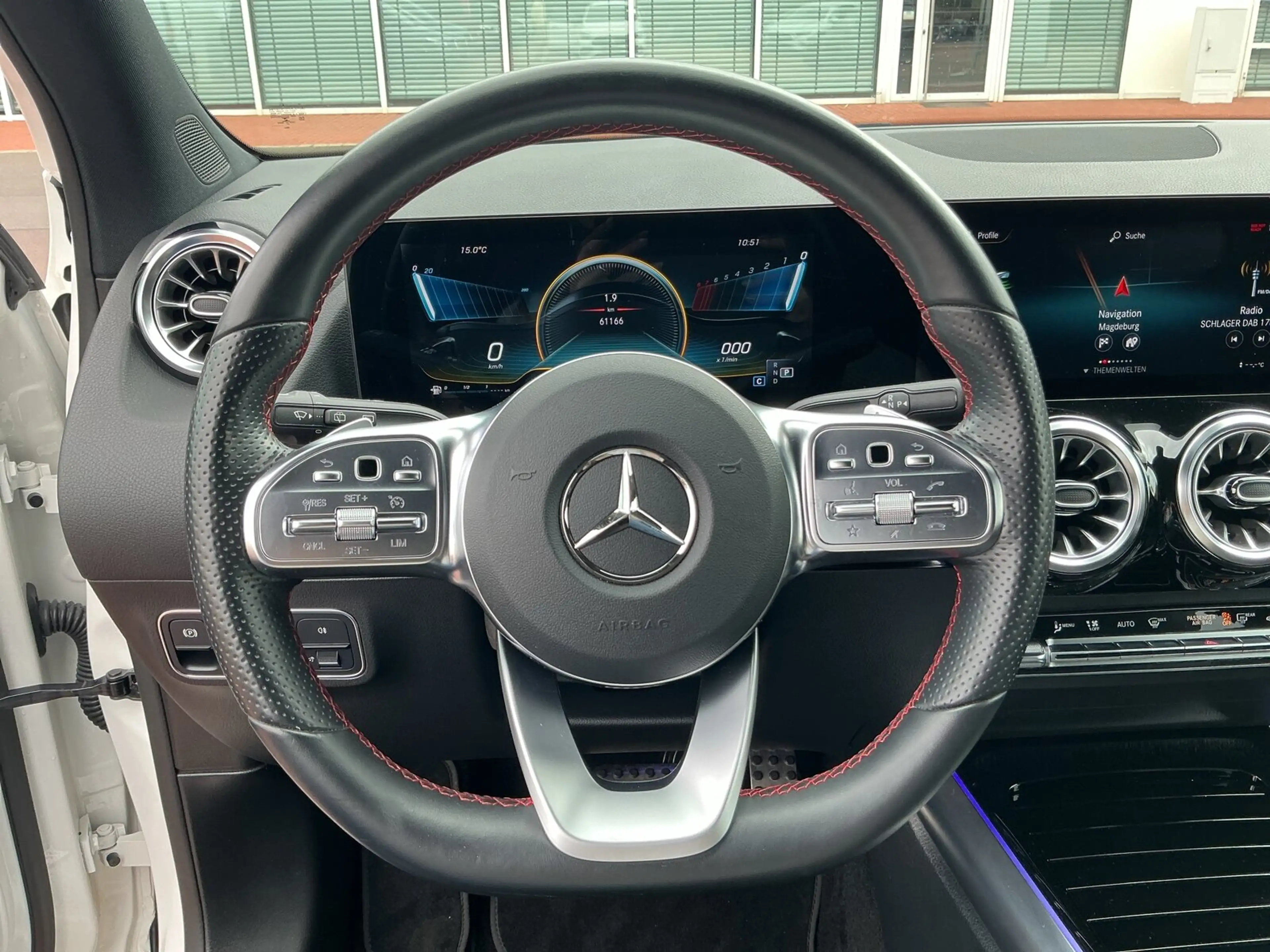Mercedes-Benz GLA 35 AMG Mercedes-AMG GLA 35 4MATIC AMG Line Navi/Styling — photo 13