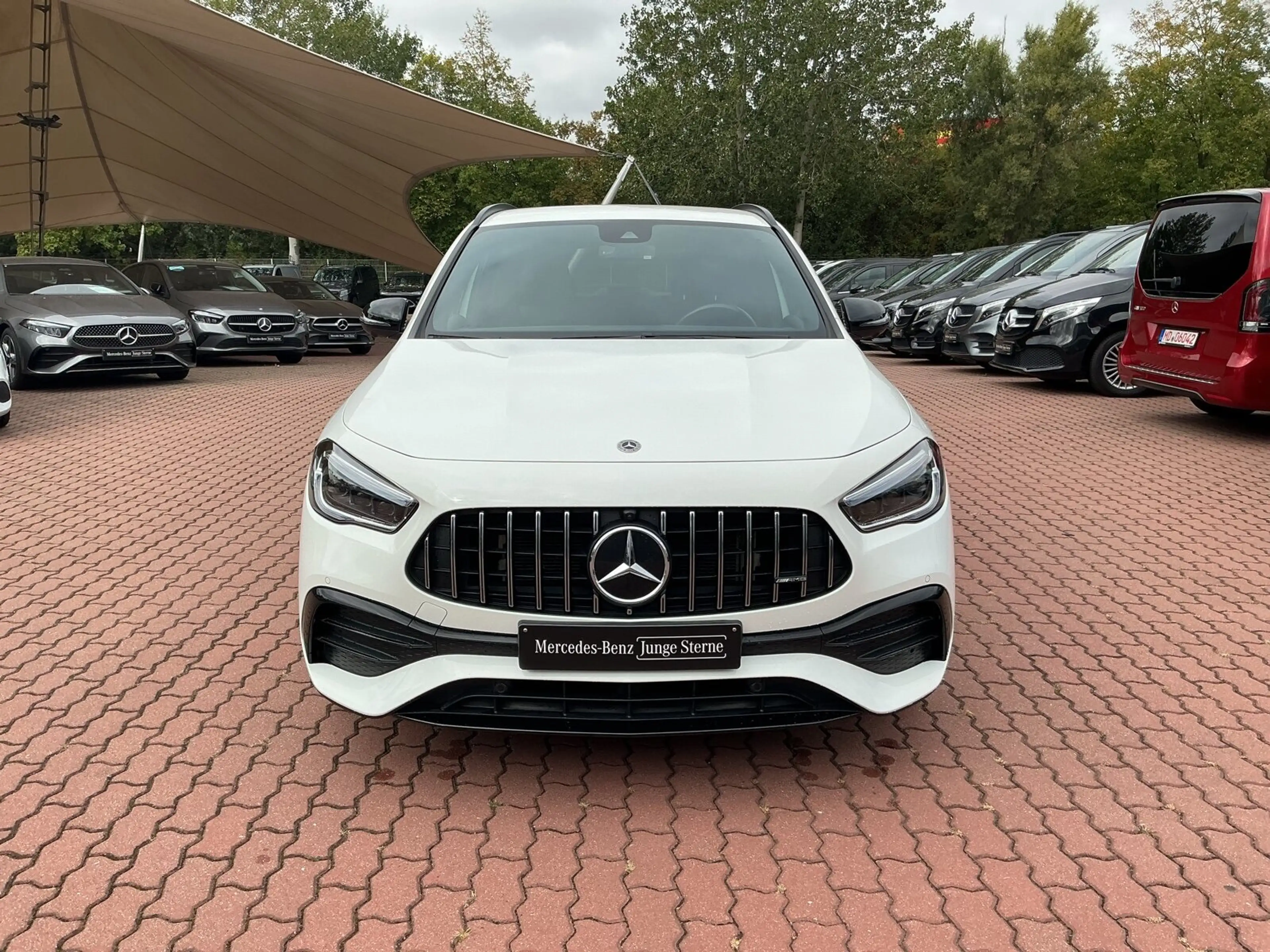 Mercedes-Benz GLA 35 AMG Mercedes-AMG GLA 35 4MATIC AMG Line Navi/Styling — photo 2