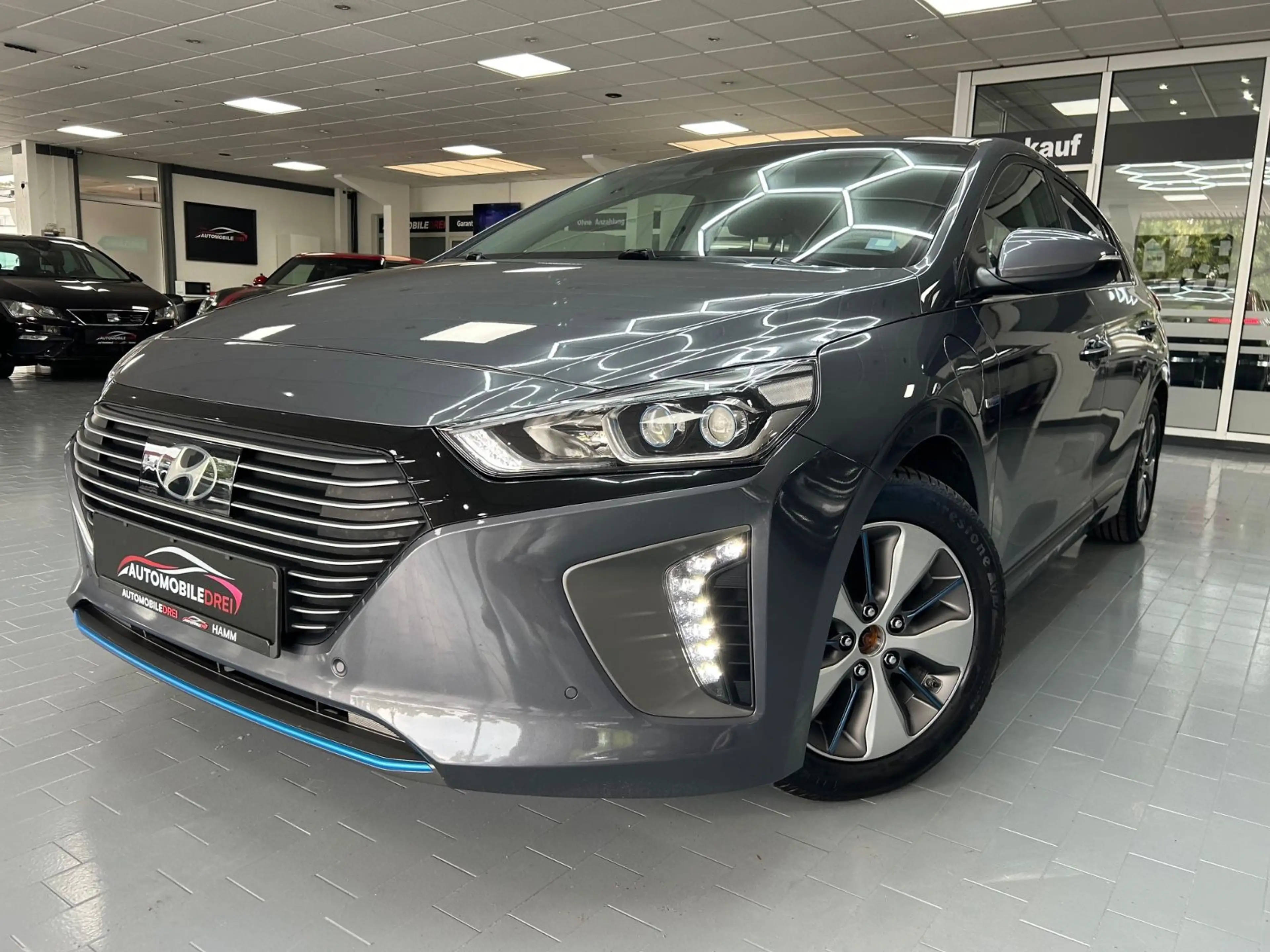Hyundai IONIQ Ioniq Premium Plug-In Hybrid — photo 7