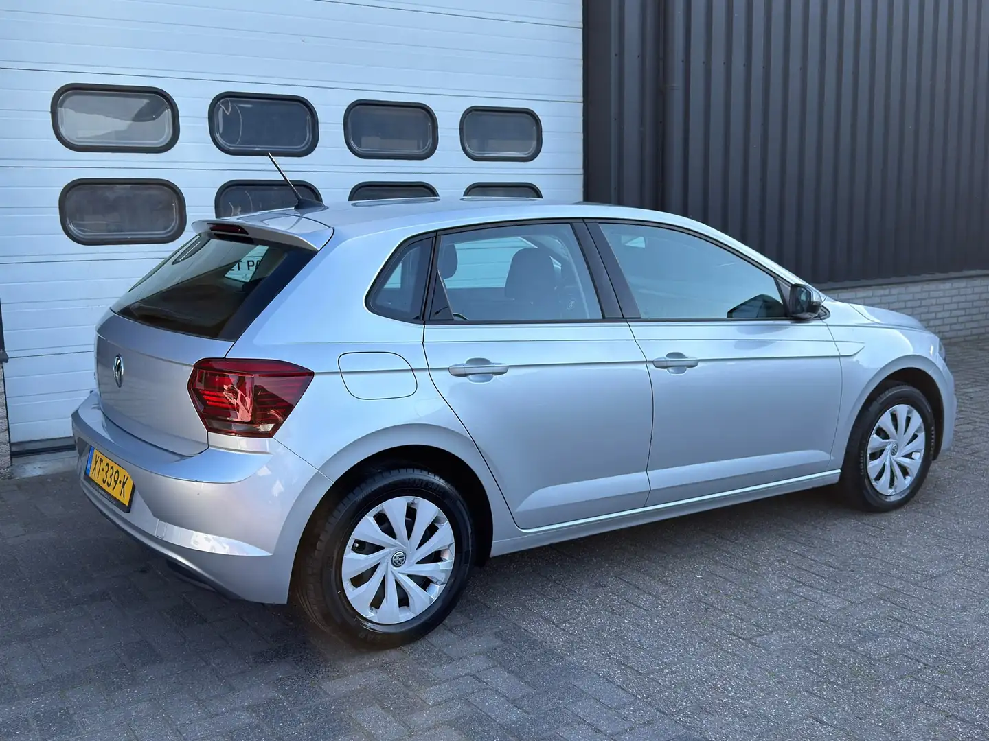 Volkswagen Polo 1.0 TSI Comfortline/navi/airco/DAB/adaptive cruise Grijs - 2