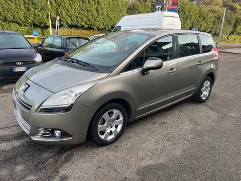 Peugeot 5008 usata in vendita a Cassina Rizzardi