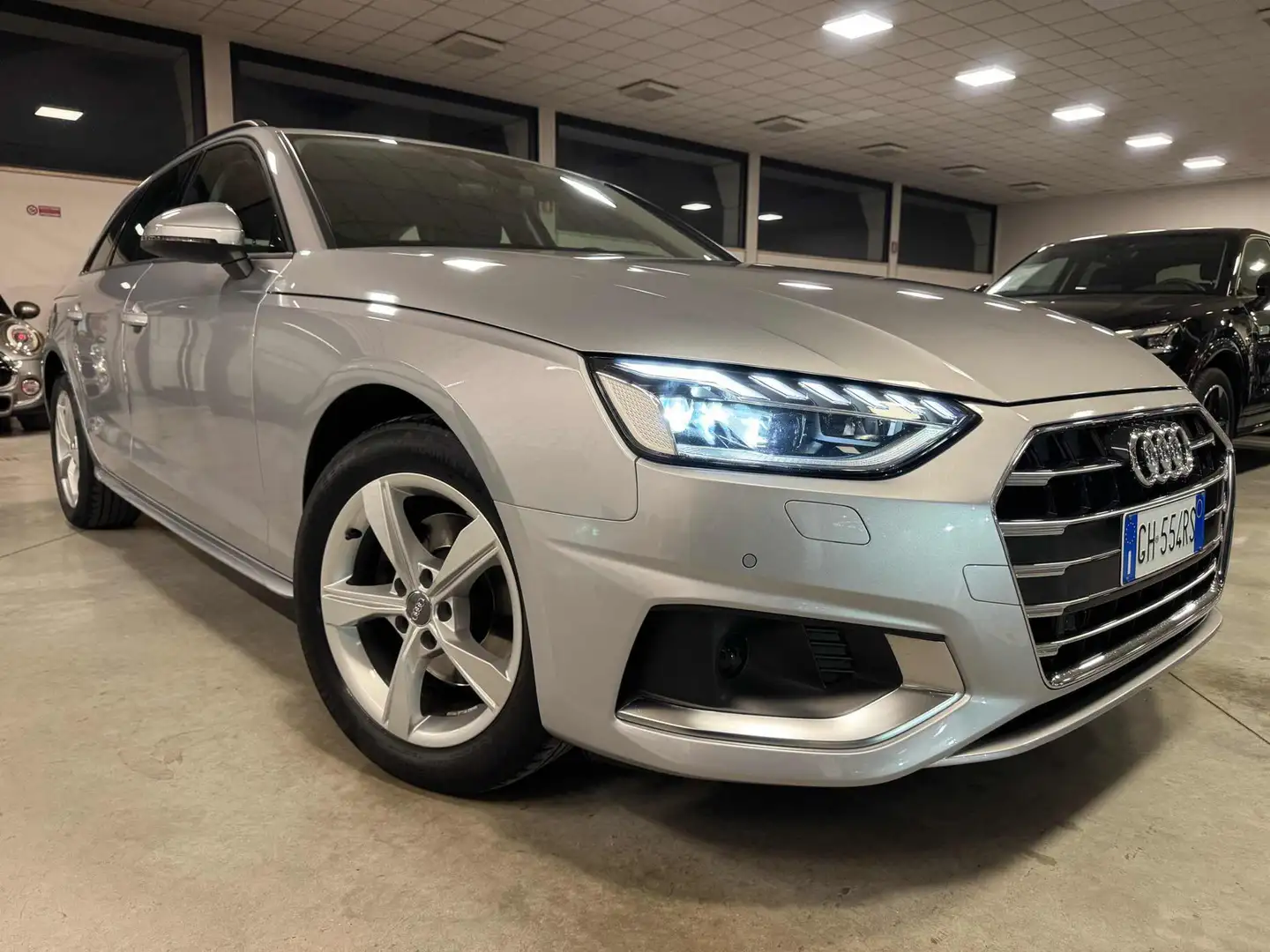 Audi A4 Avant 35 TDI/163 CV S tronic Business Advanced Argento - 2