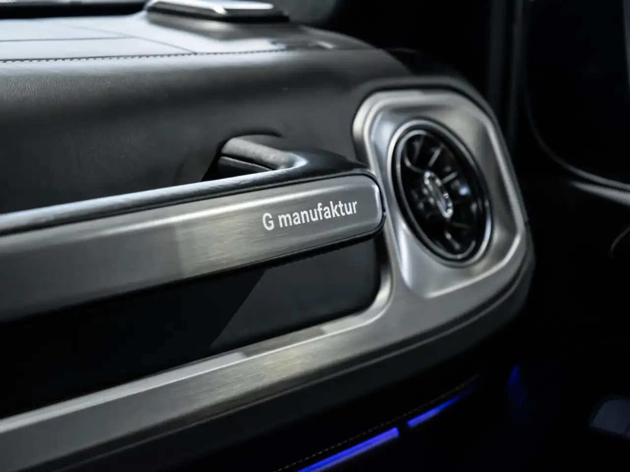 Mercedes-Benz G-Class снимка Mercedes-Benz G-Class