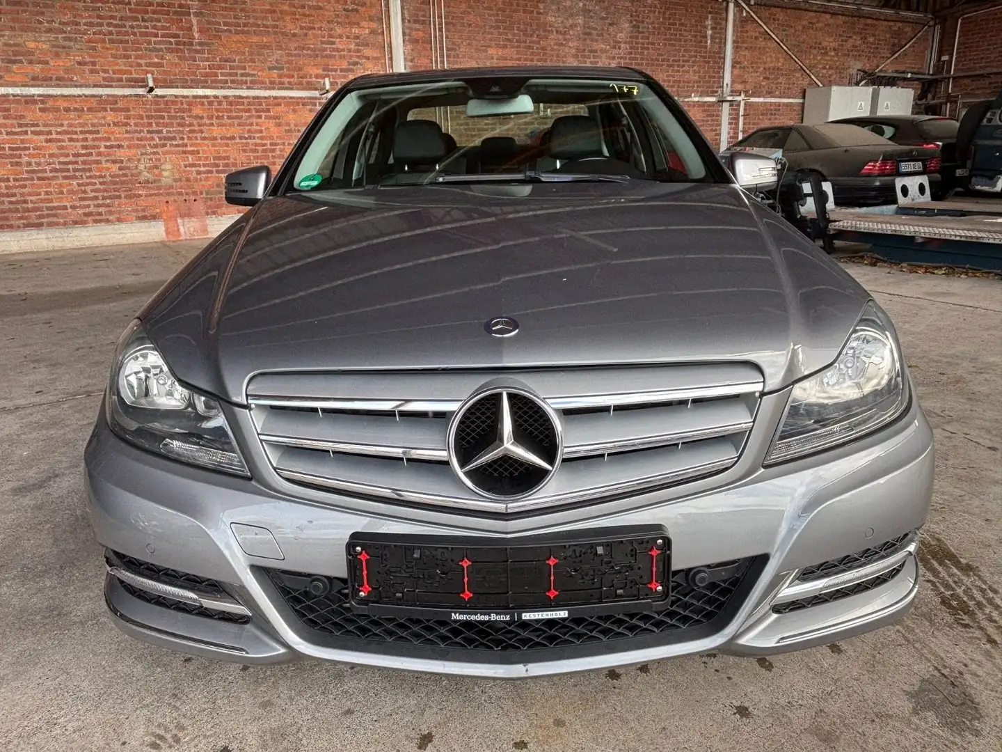 Mercedes-Benz C 180 CGI Lim. AUTOMATIK/ Silber - 2