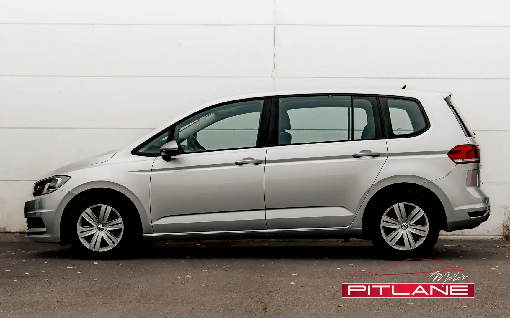 Volkswagen Touran 2.0 TDi Trendline 7 PLACES / DSG 7 / 3 ZONES / ACC Zilver - 2