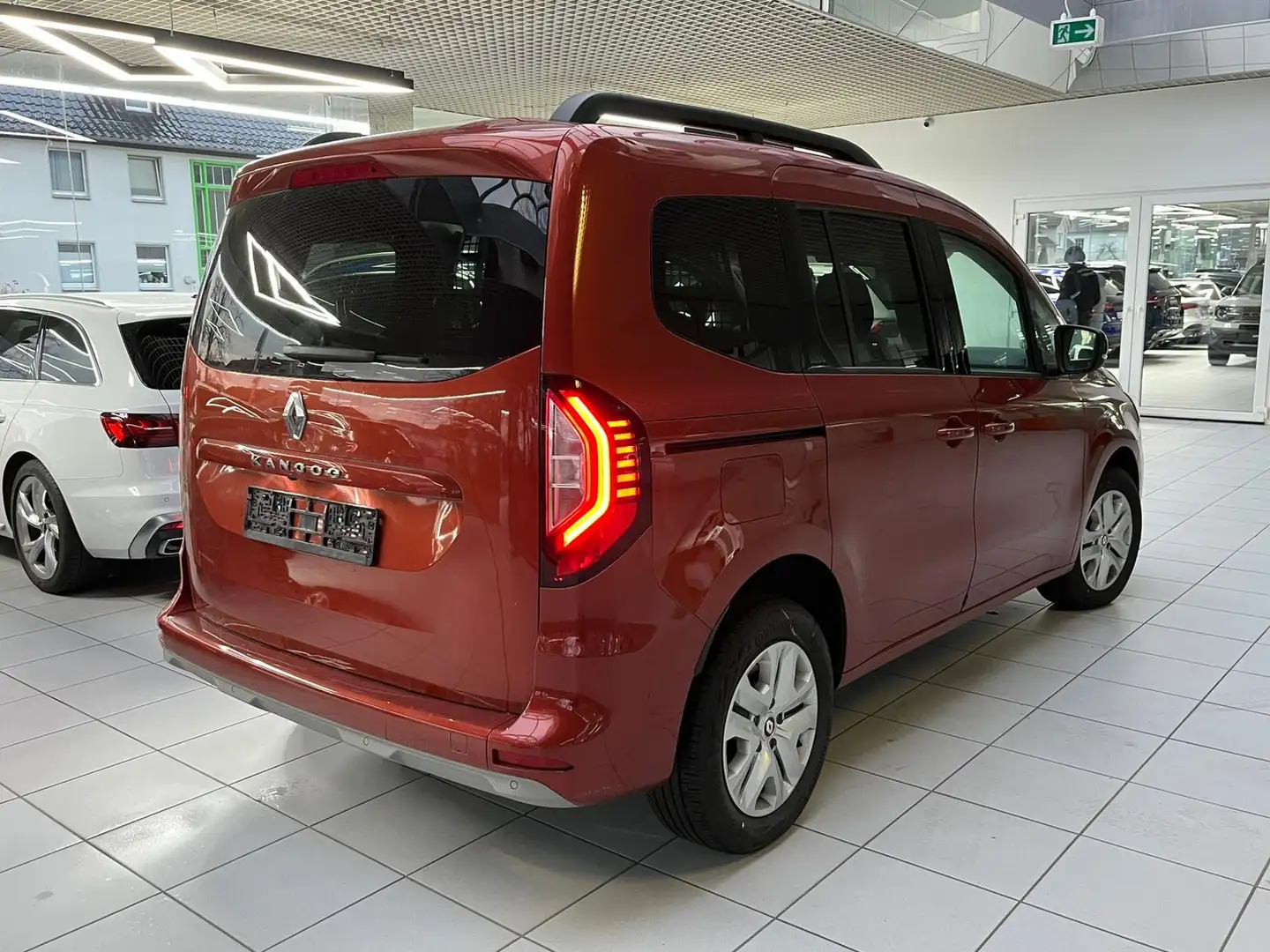 Renault Kangoo 500 km 1.3 TCe Bt. Auto EDC 130cv GPS CAM Distro+ Orange - 2