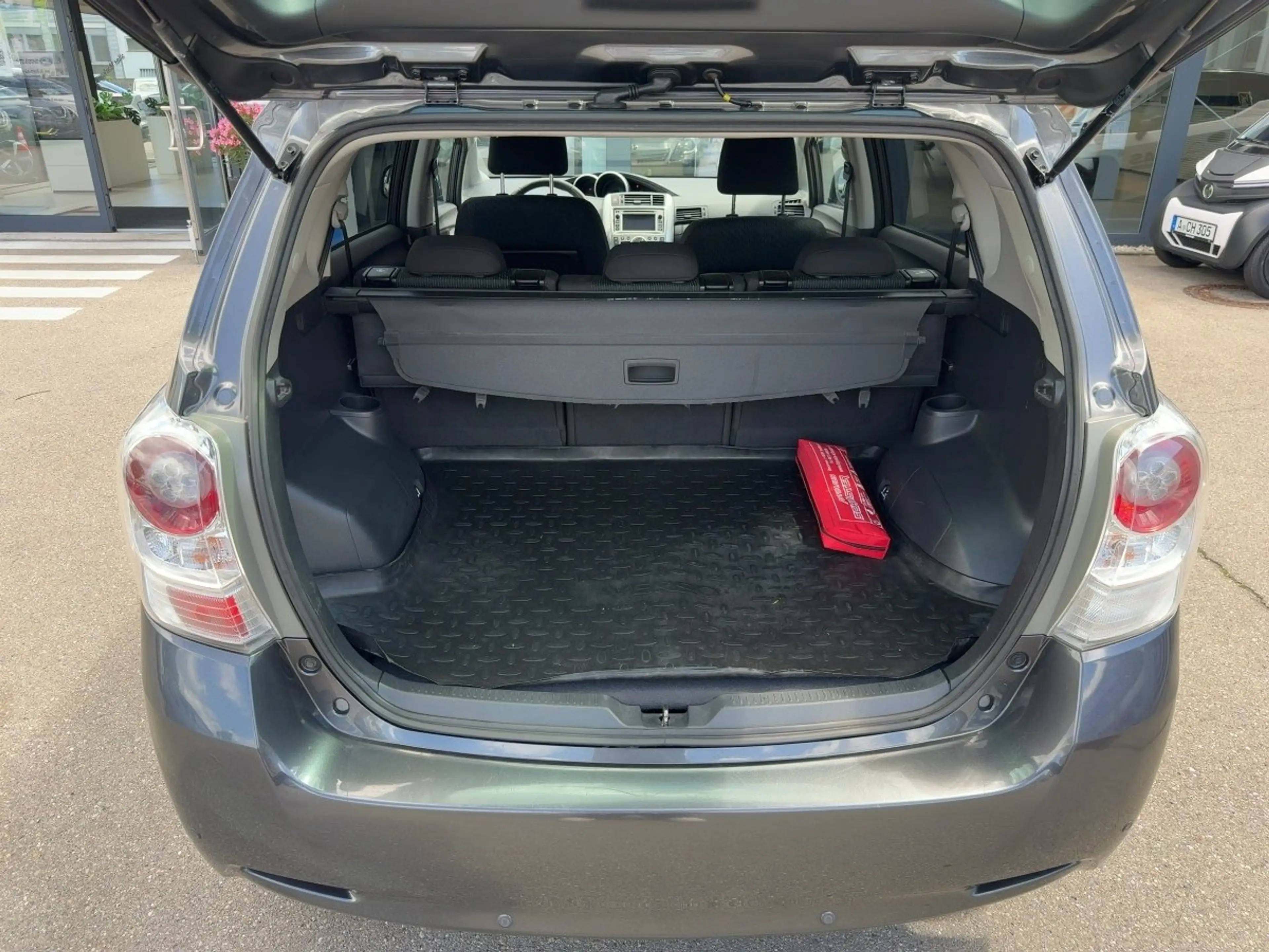 Toyota Verso 1.8 5-Sitzer Travel Navi+Kam.+KlimaA+LM — photo 9