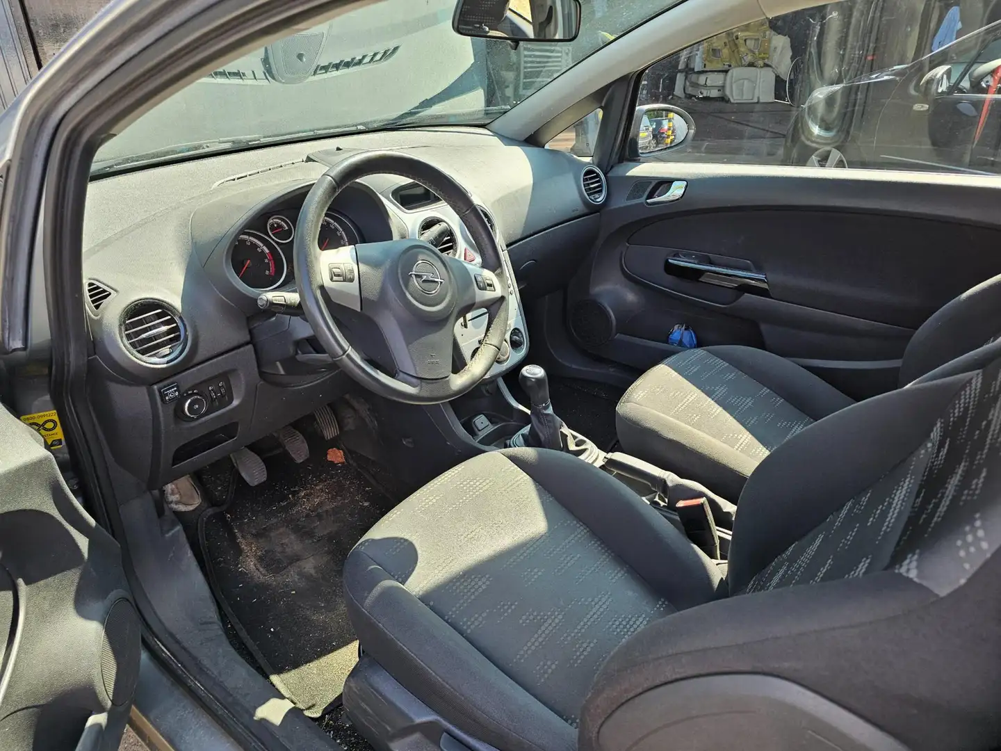 Opel Corsa 1.2 EcoFlex Cosmo LPG AIRCO Grijs - 2