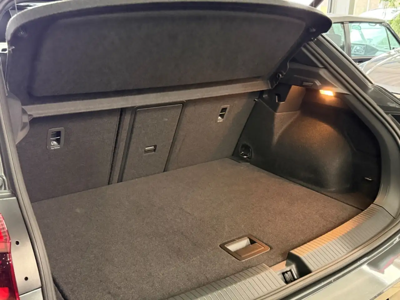 Volkswagen T-Roc R-Line 4Motion AHK-ab.Panodach Kamera. Navi Digita 5