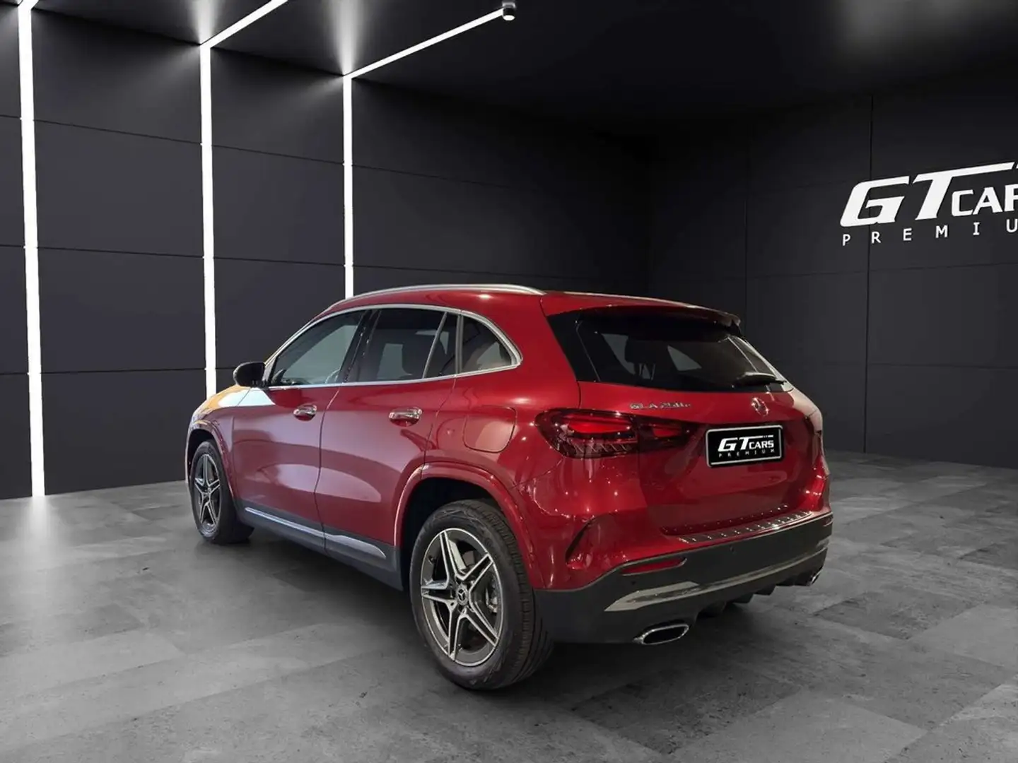 Mercedes-Benz GLA 45 AMG 250e Rouge - 2