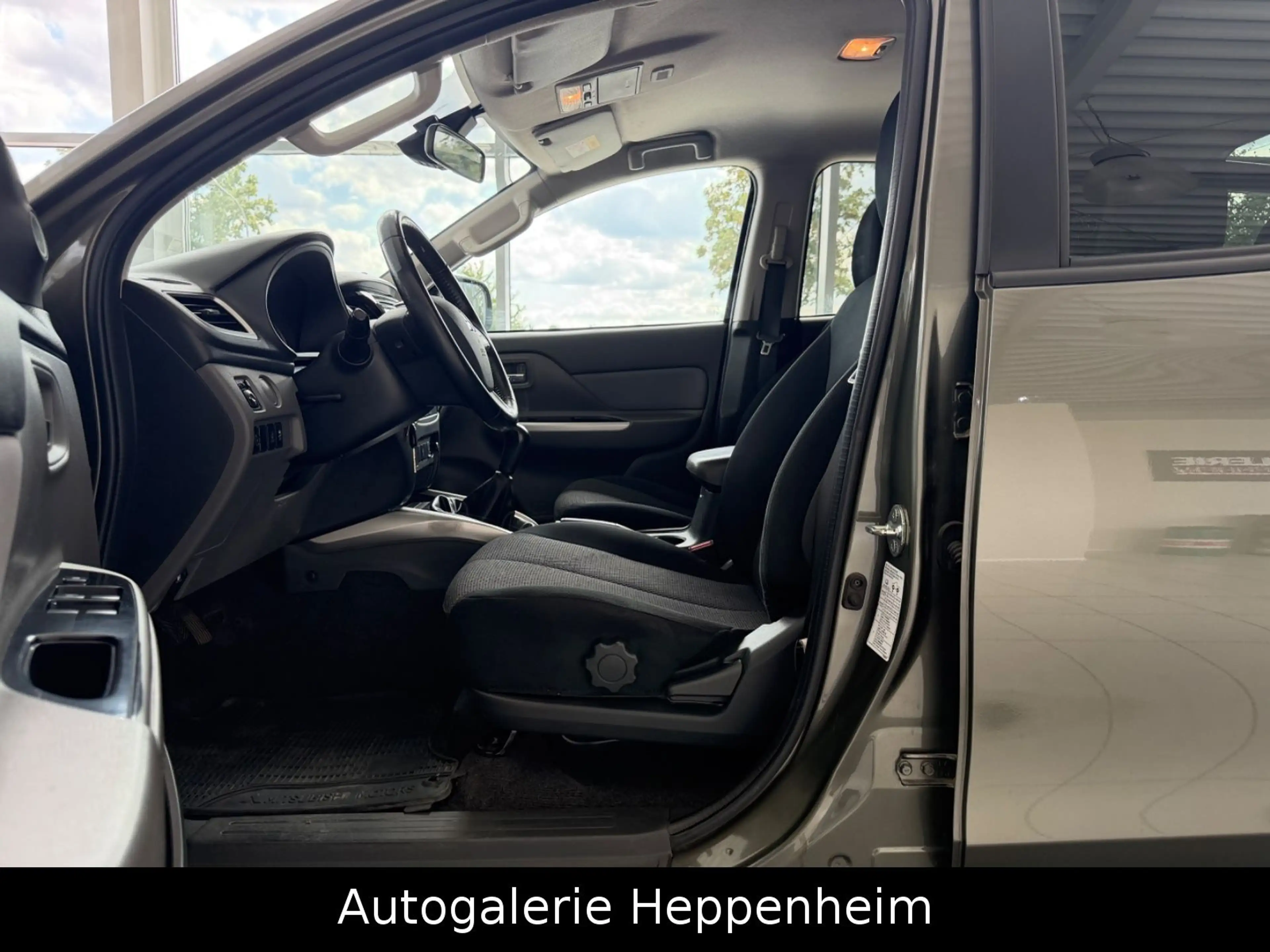 Mitsubishi L200 Plus Doppelkabine 4WD — photo 15