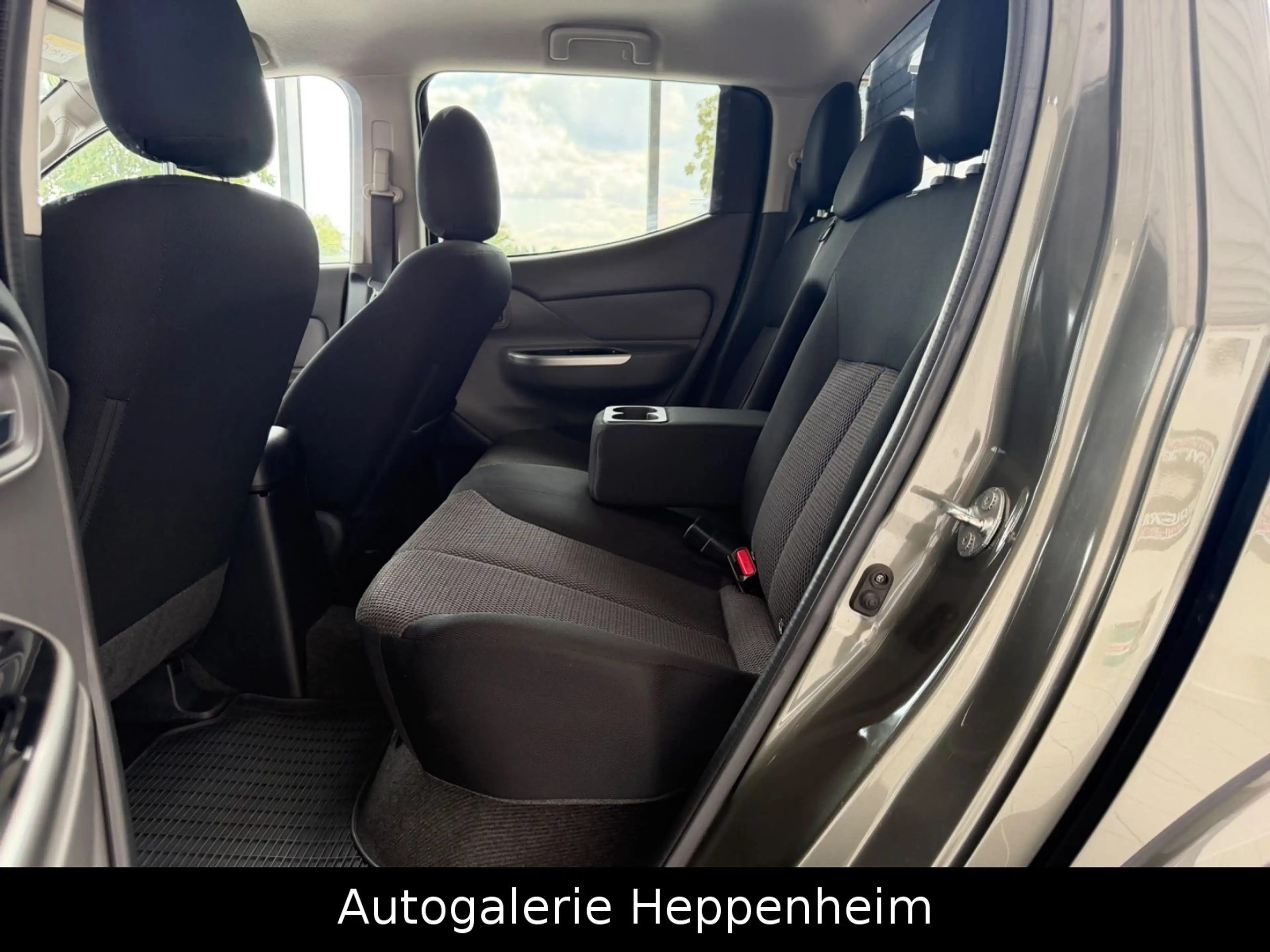 Mitsubishi L200 Plus Doppelkabine 4WD — photo 13
