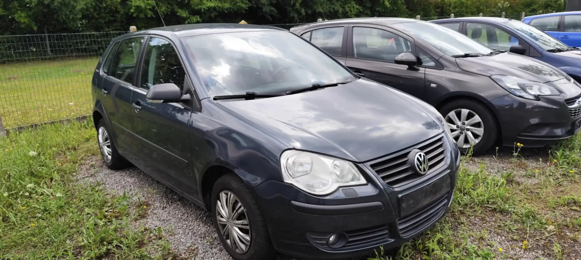 Volkswagen Polo Polo 1.2 70 Confortline Gris - 1