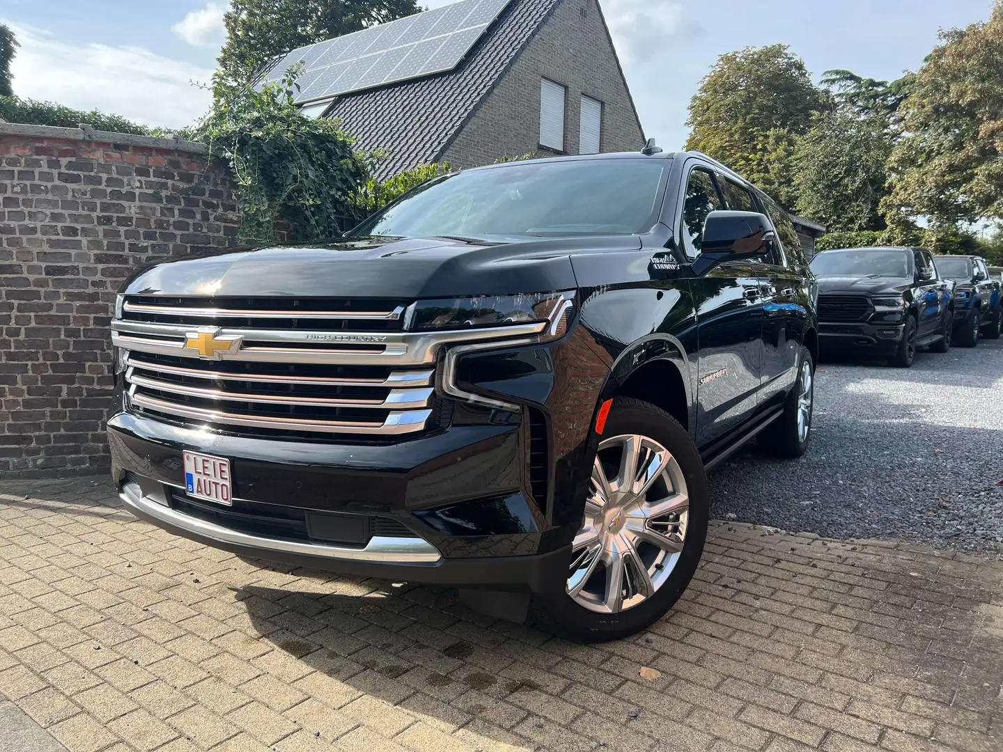 Chevrolet Suburban High Country 6.2 V8  € 76.500 ,-excl. btw Nero - 1