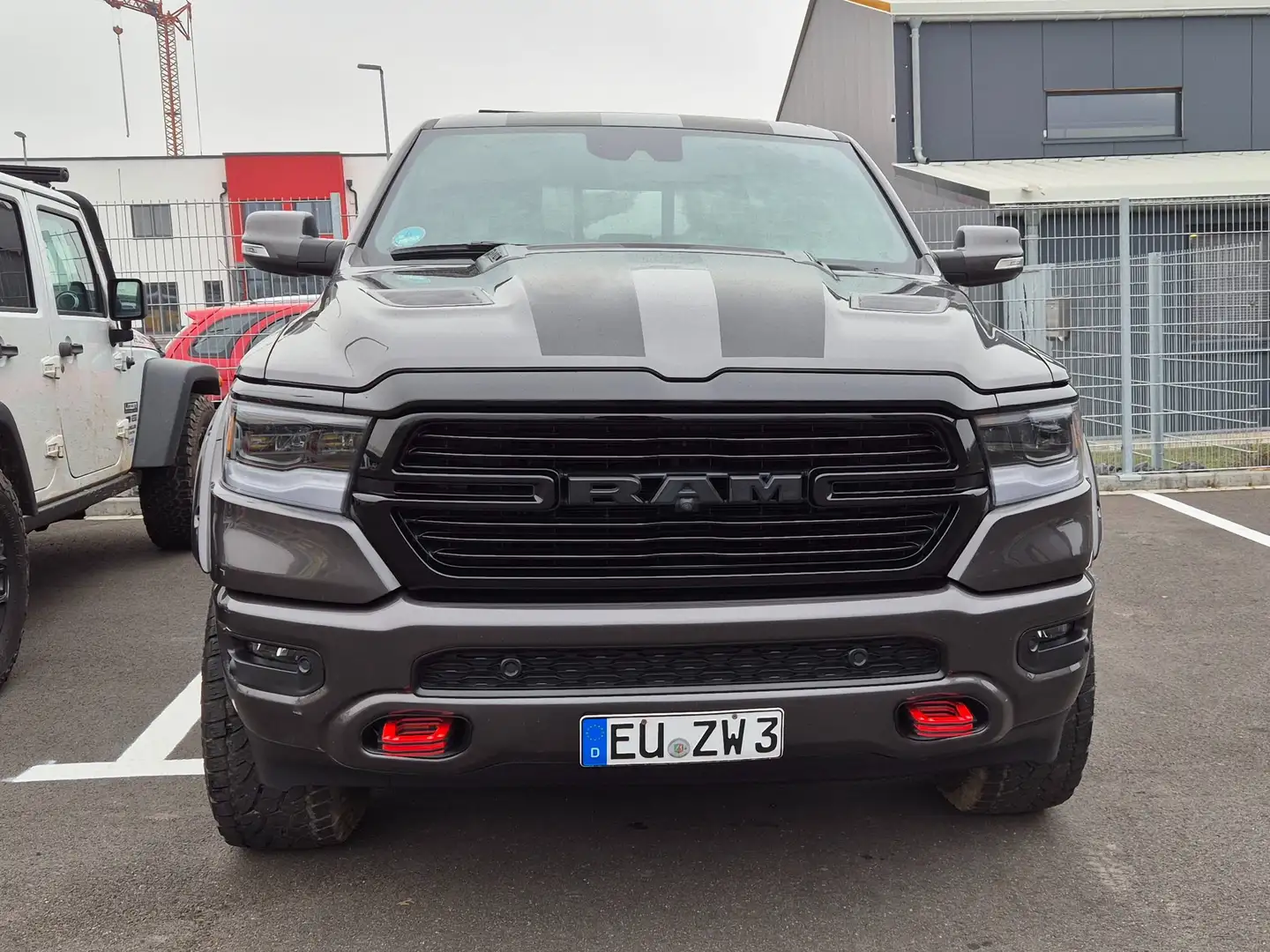 Dodge RAM Laramie Schwarz - 1