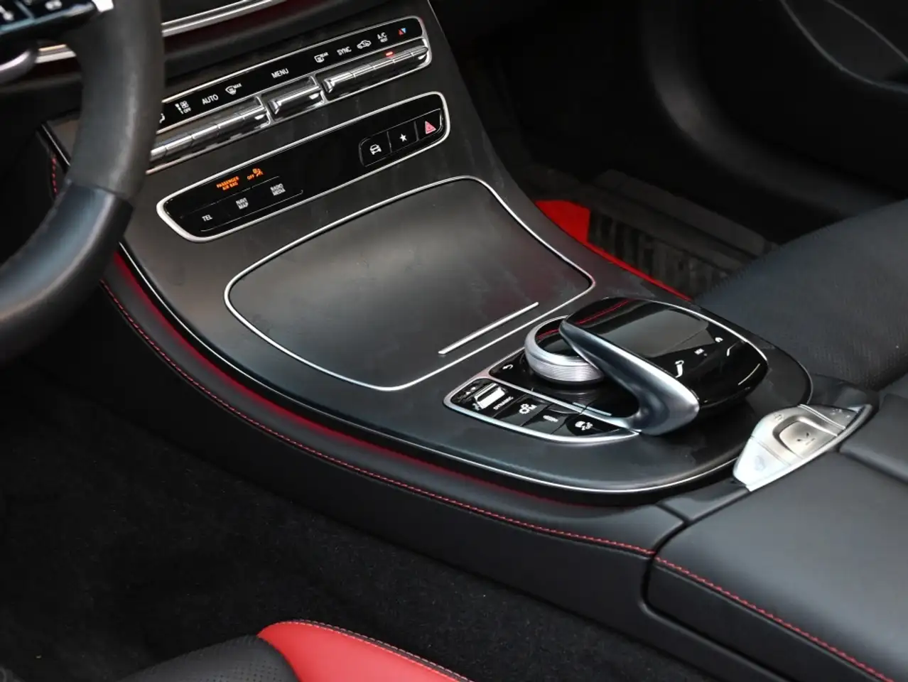 Mercedes-Benz E-Class photo Mercedes-Benz E-Class
