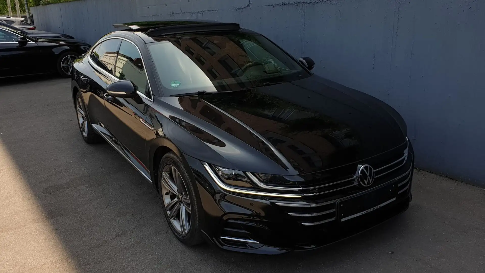 Volkswagen Arteon 2.0 TSI DSG 3 x R-Line Pano/Virtual/360* Schwarz - 2
