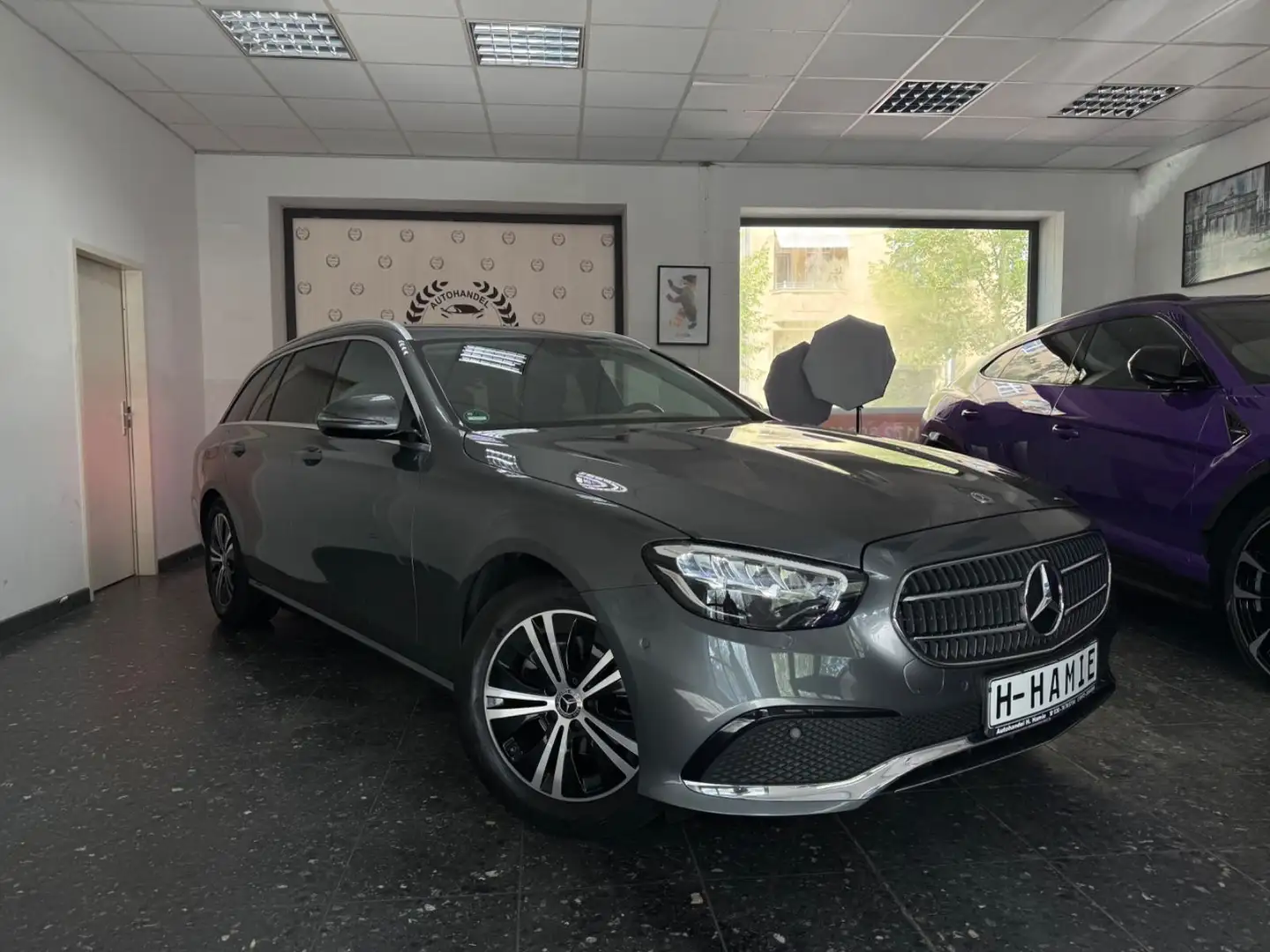 Mercedes-Benz E 200 d T AVANTGARDE MULTIB NAVI KAM T-WINKEL AHK Grigio - 2