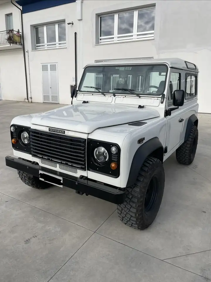 Land Rover Defender 90 2.5 td5 County SW, foto 2