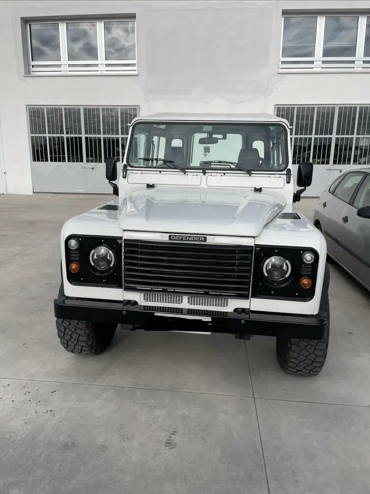 Land Rover Defender 90 2.5 td5 County SW, foto 1