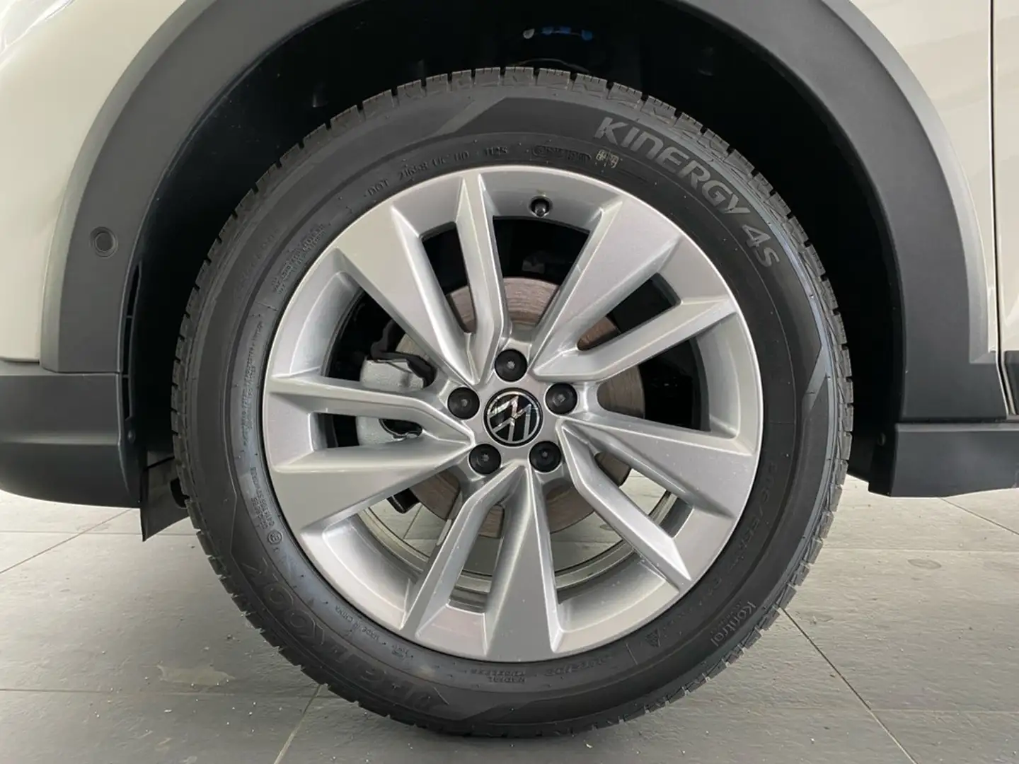 Volkswagen Taigo 1.0 TSI DSG ENERGY Gris - 2