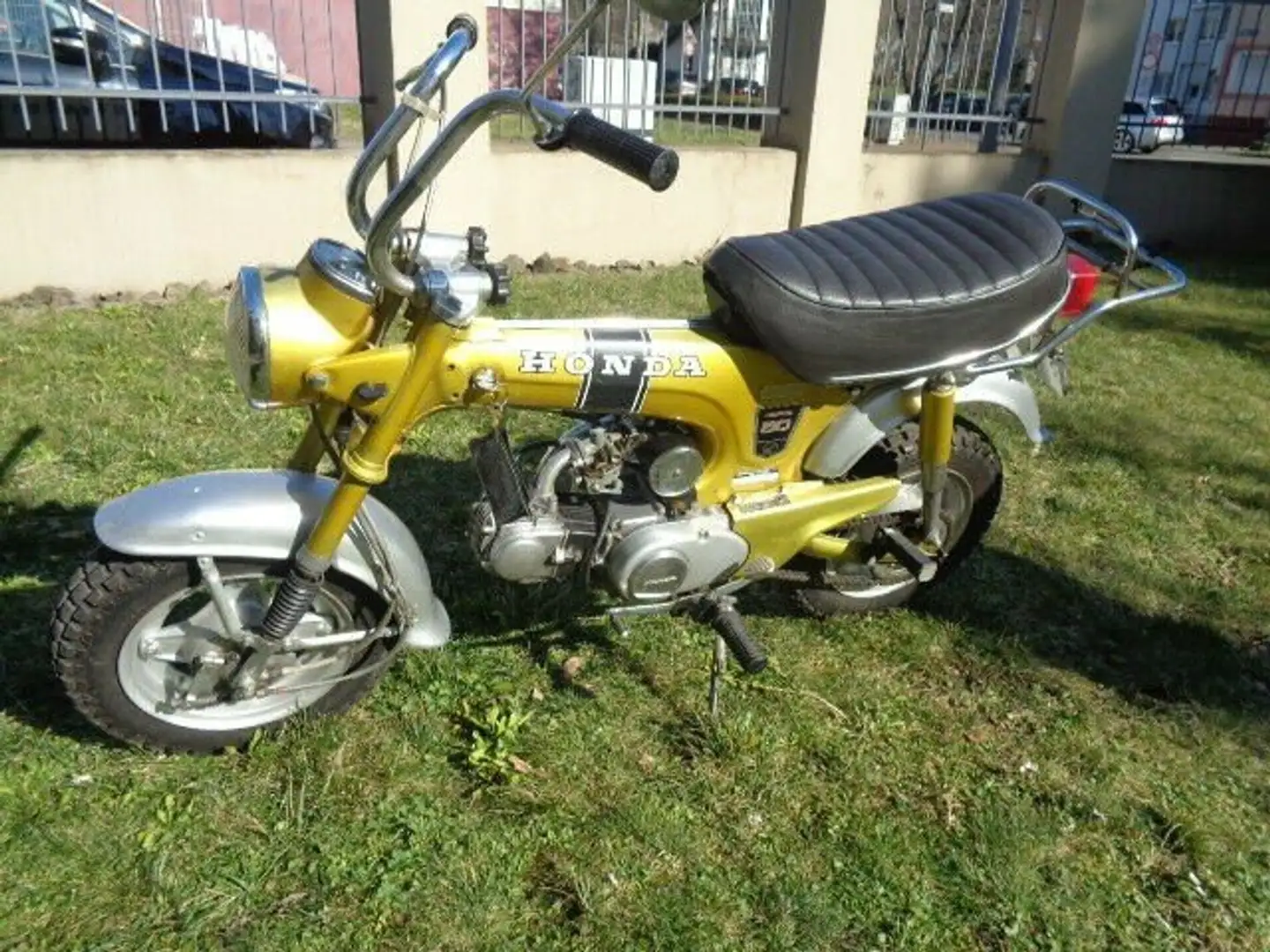 Honda Dax ST 50 G Or - 1