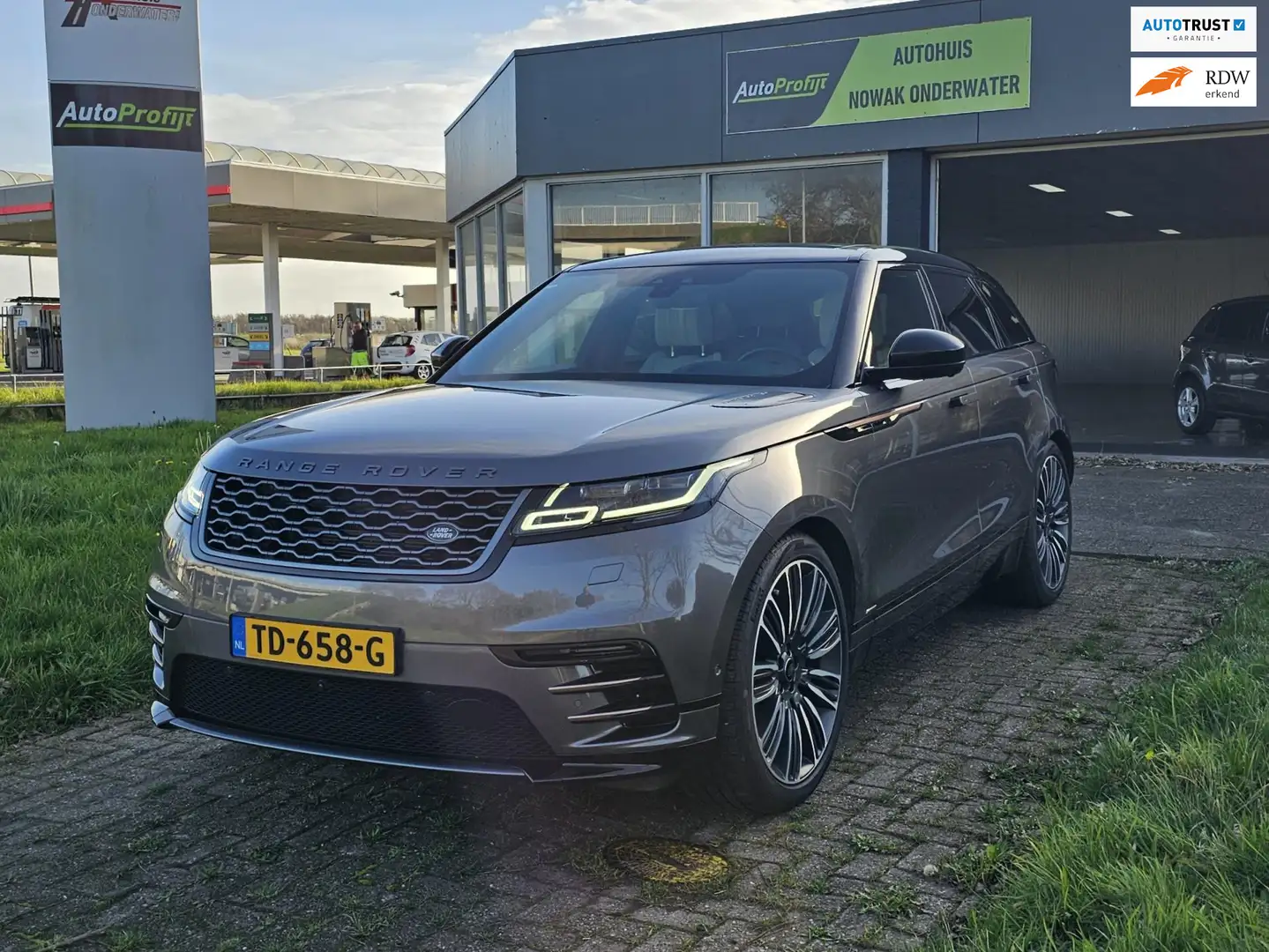Land Rover Range Rover Velar 3.0 V6 AWD First Edition Gris - 1
