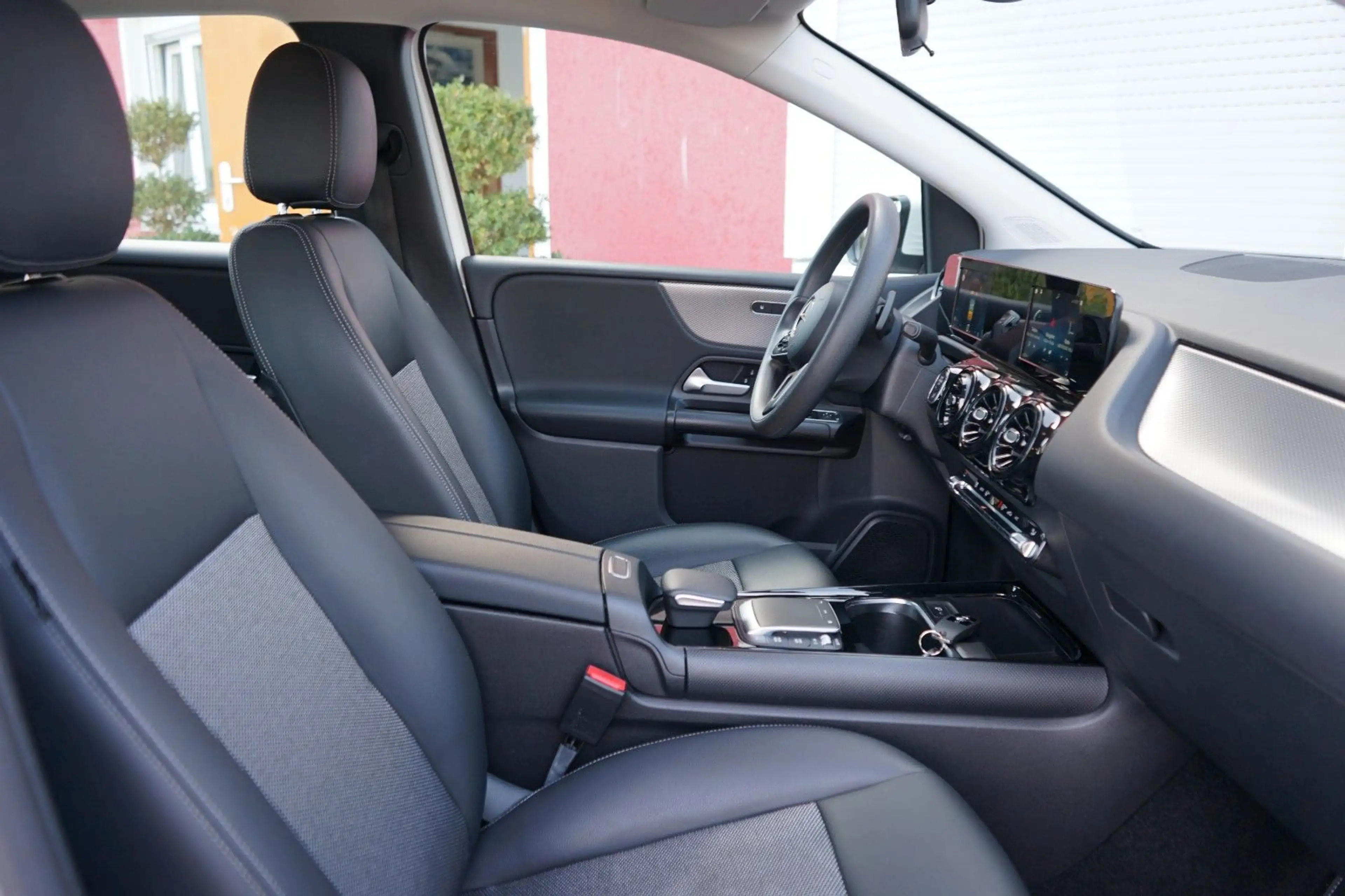 Mercedes-Benz B 180 Automatik — photo 13