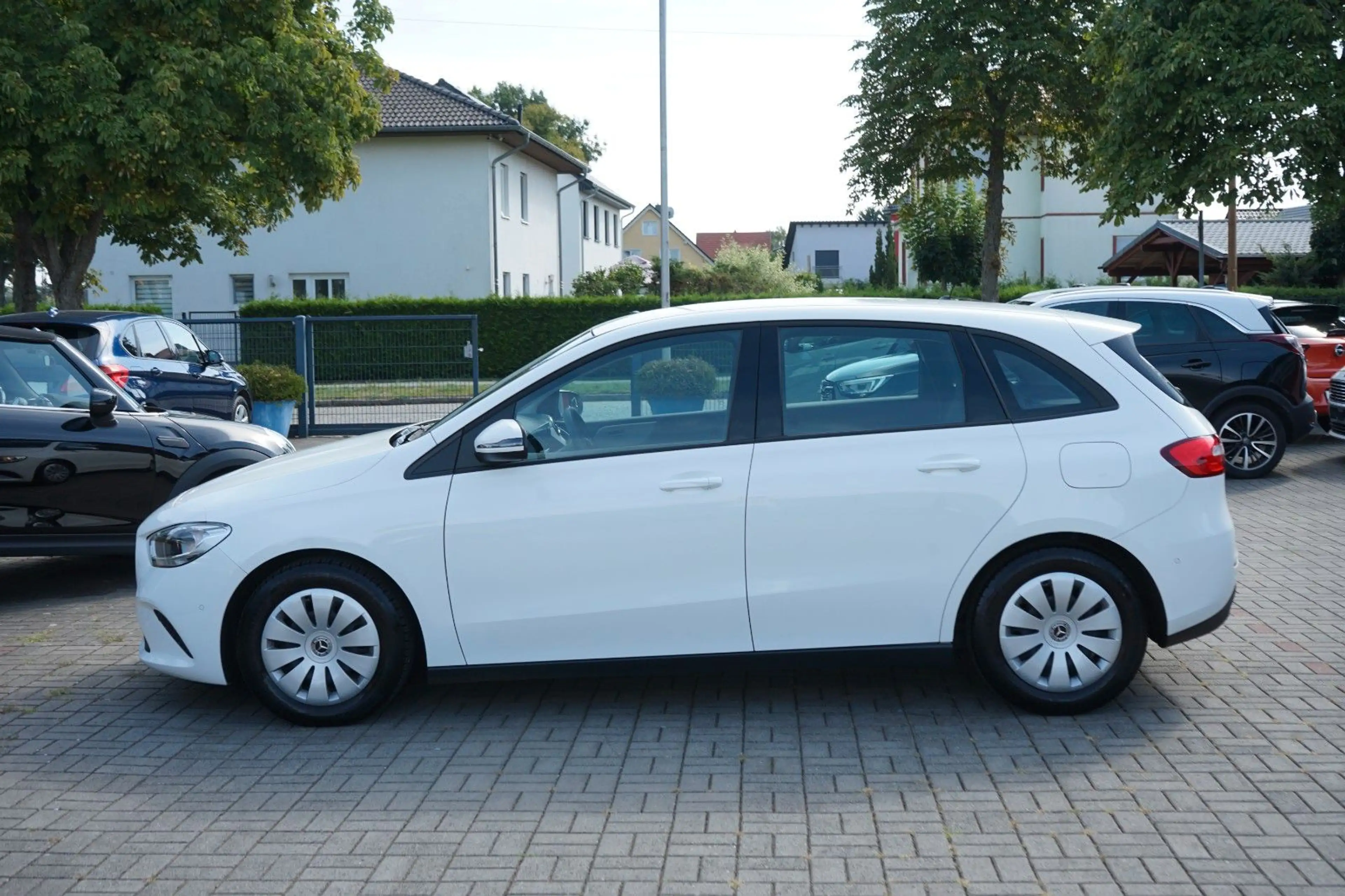 Mercedes-Benz B 180 Automatik — photo 11