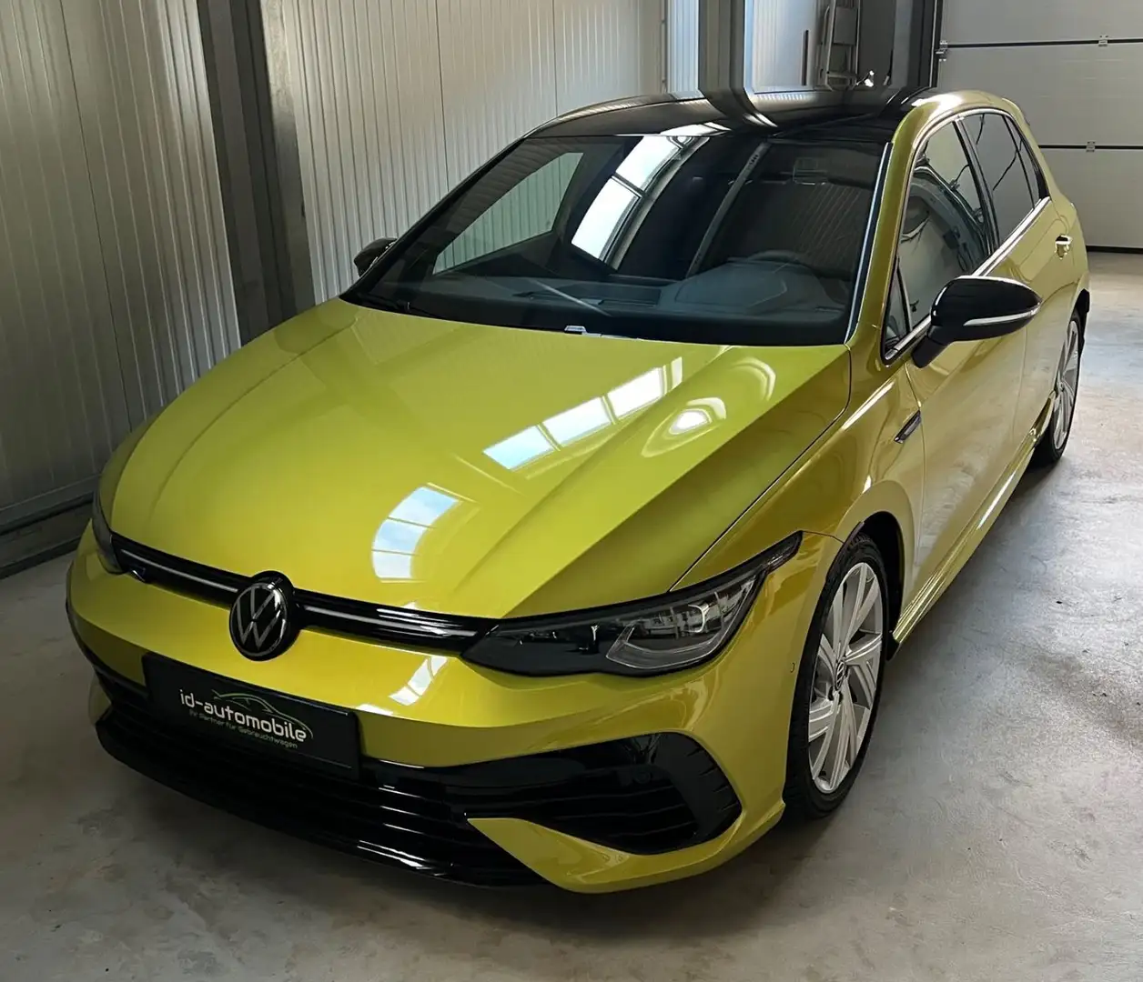 Volkswagen Golf VIII Lim. R 333 Limited Edition 4Motion Gelb - 1