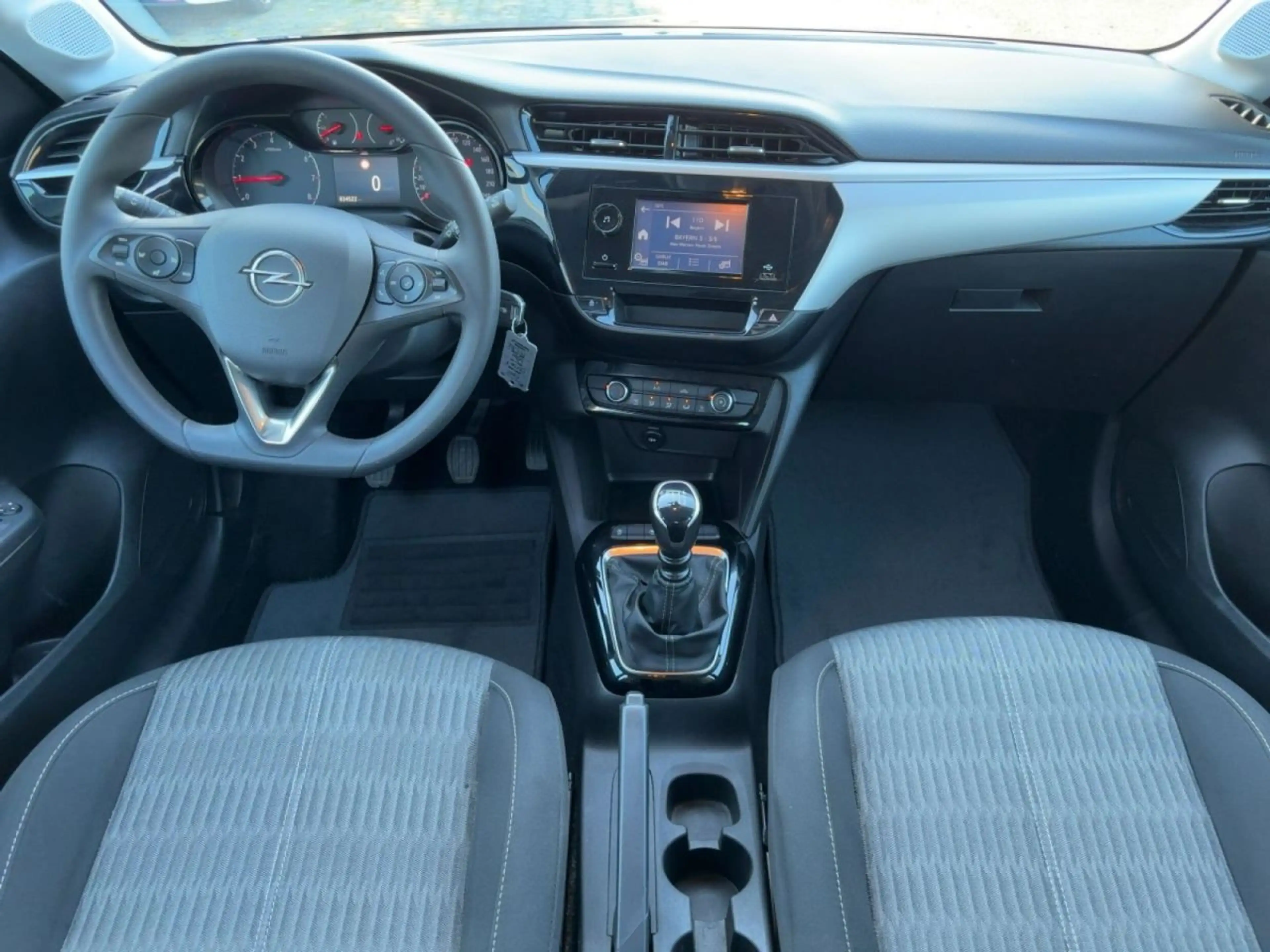 Opel Corsa 1.2 — photo 10