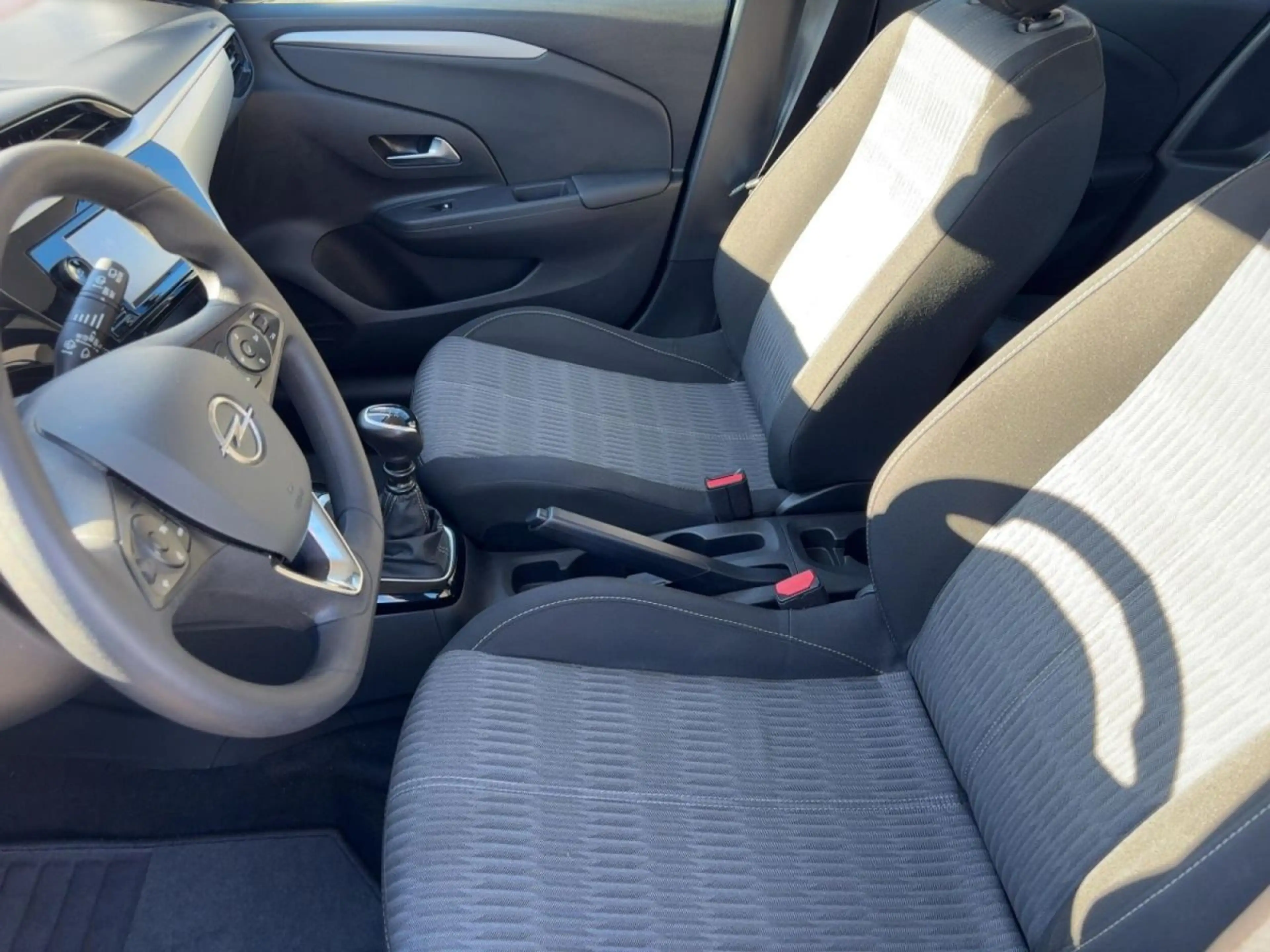 Opel Corsa 1.2 — photo 8