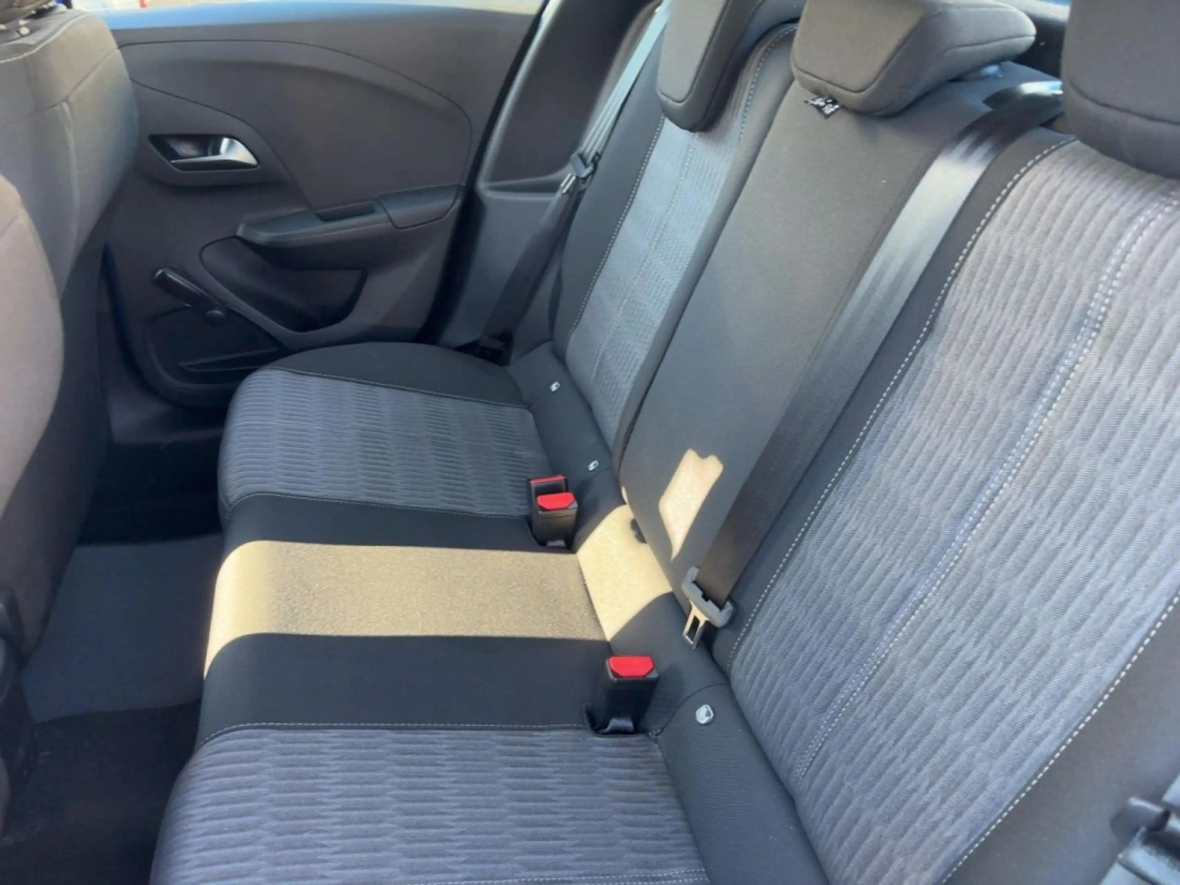 Opel Corsa 1.2 — photo 9