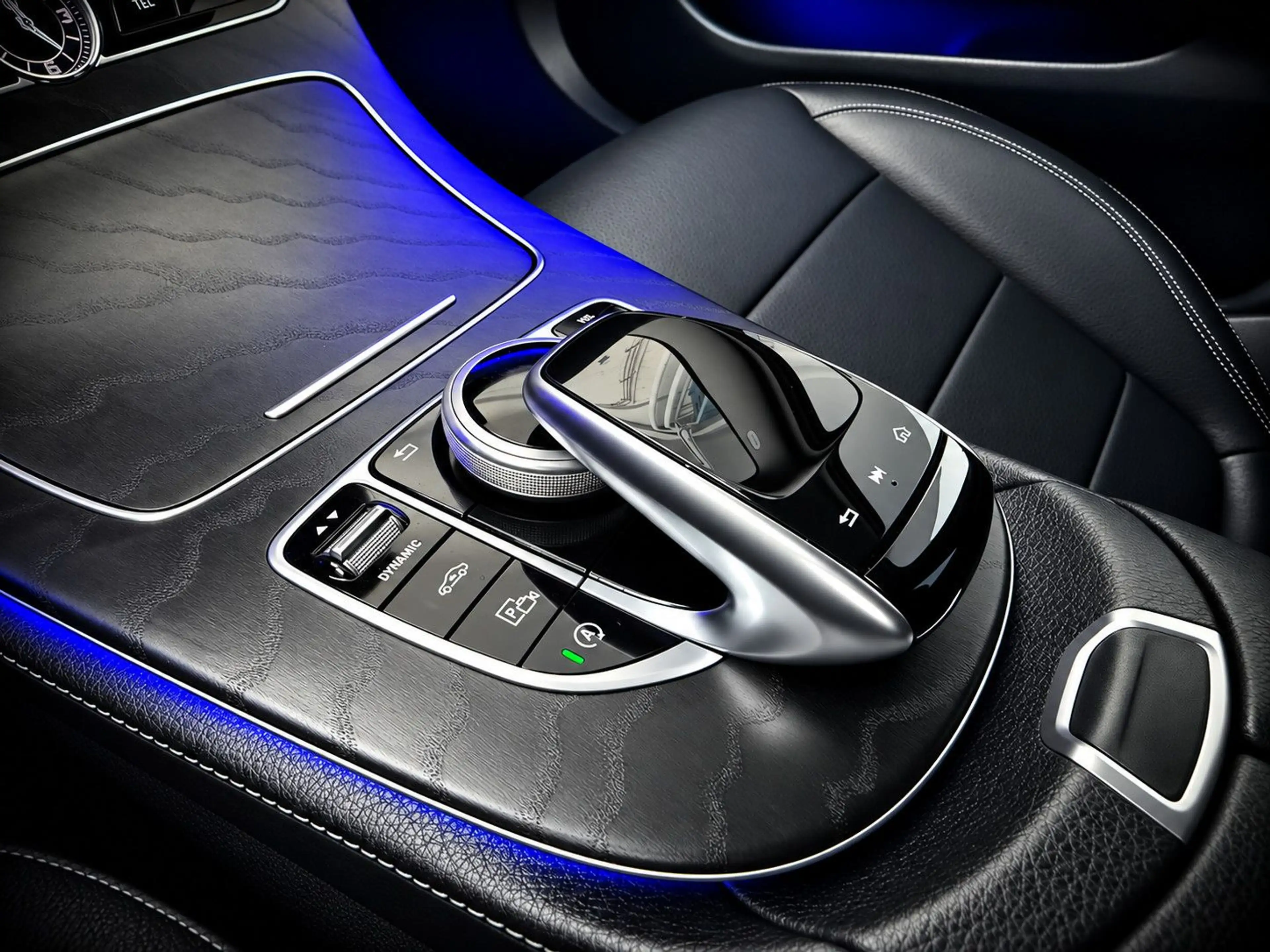 Mercedes-Benz E 400 d 4Matic*360°KAM*KLIMA*NAVI*LED*AHK*SHZ* — photo 14