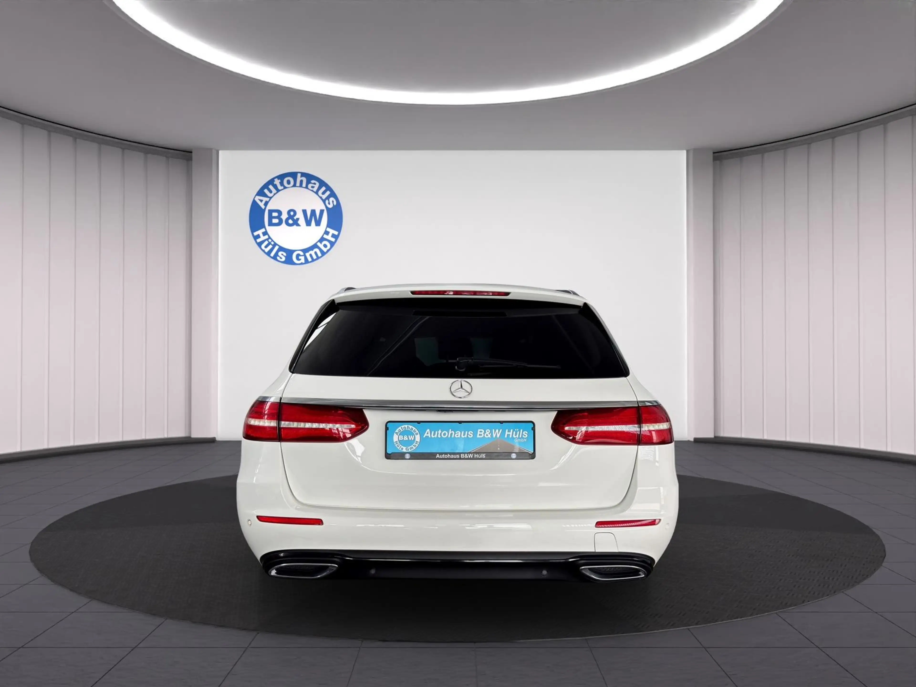 Mercedes-Benz E 400 d 4Matic*360°KAM*KLIMA*NAVI*LED*AHK*SHZ* — photo 7
