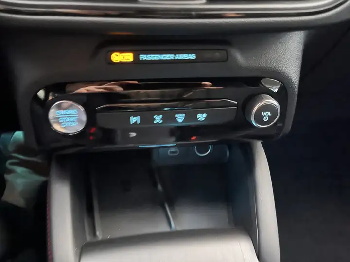 Ford Kuga 2025, foto 13