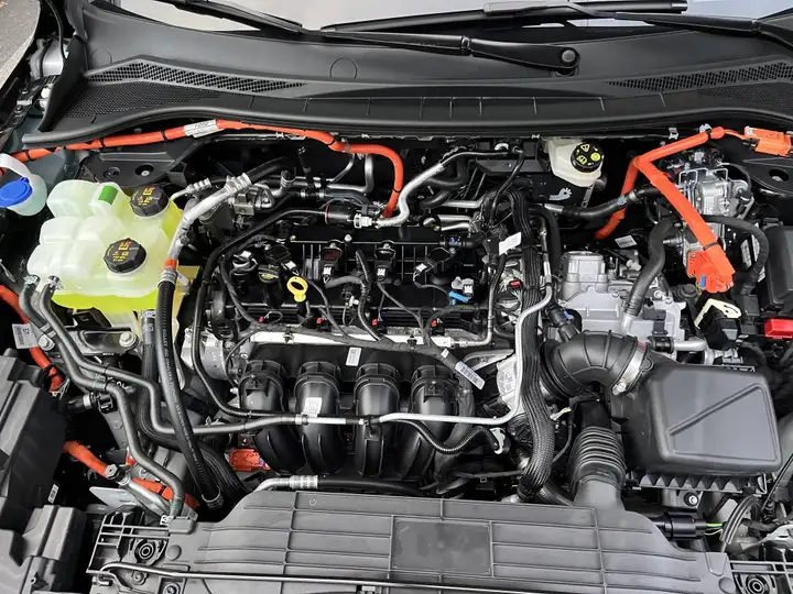 Ford Kuga 2025, foto 17
